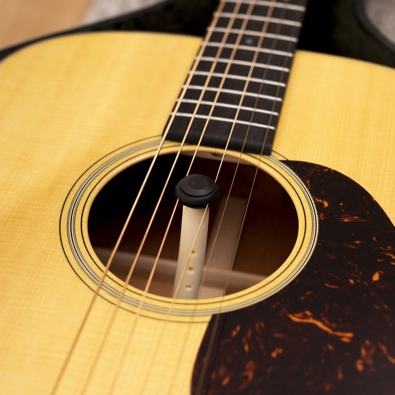 Humidifier Guitar RDM 1400GH