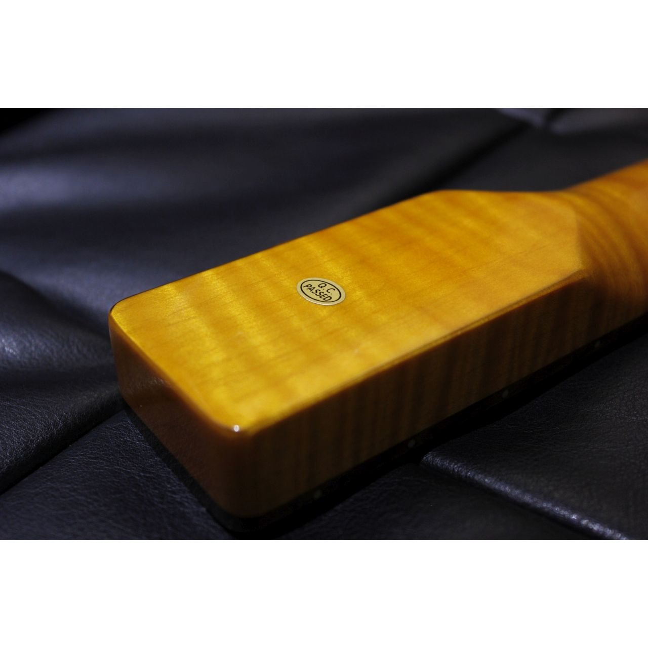 High Grade Flamed Maple Neck für TE-Style mit Pau Ferro Griffbrett, 21 Medium Jumbo Frets