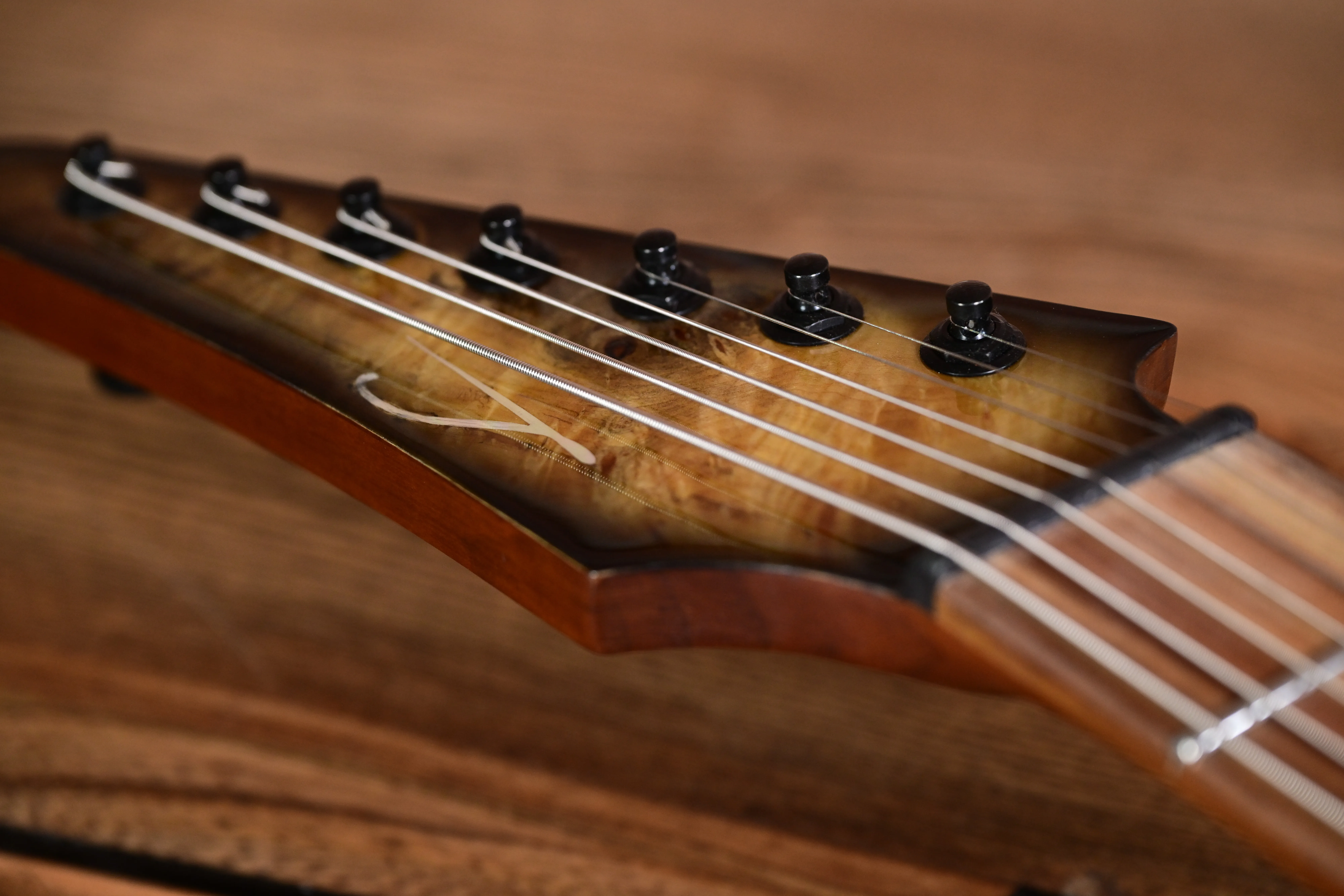 Ninja Overdrive 7-String Multiscale Jupiter Burst E-Gitarre