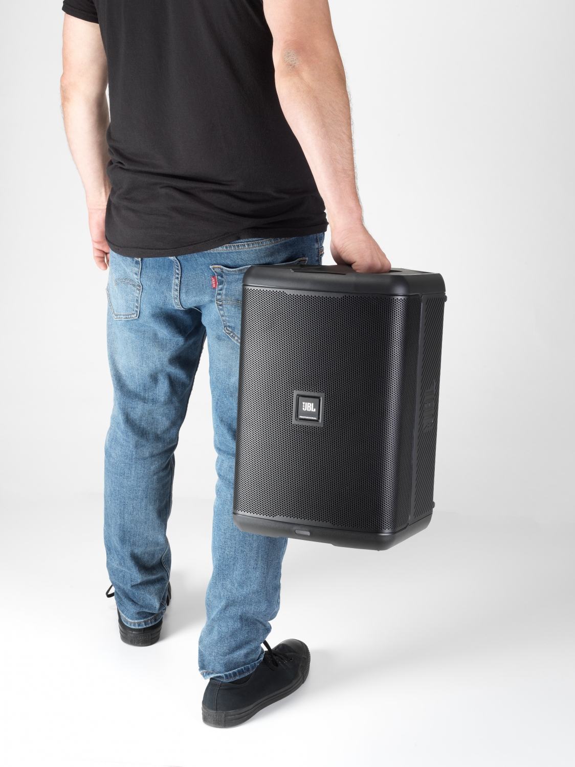 JBL EON ONE Compact ist ein ultra-kompakter Akku-Lautsprecher