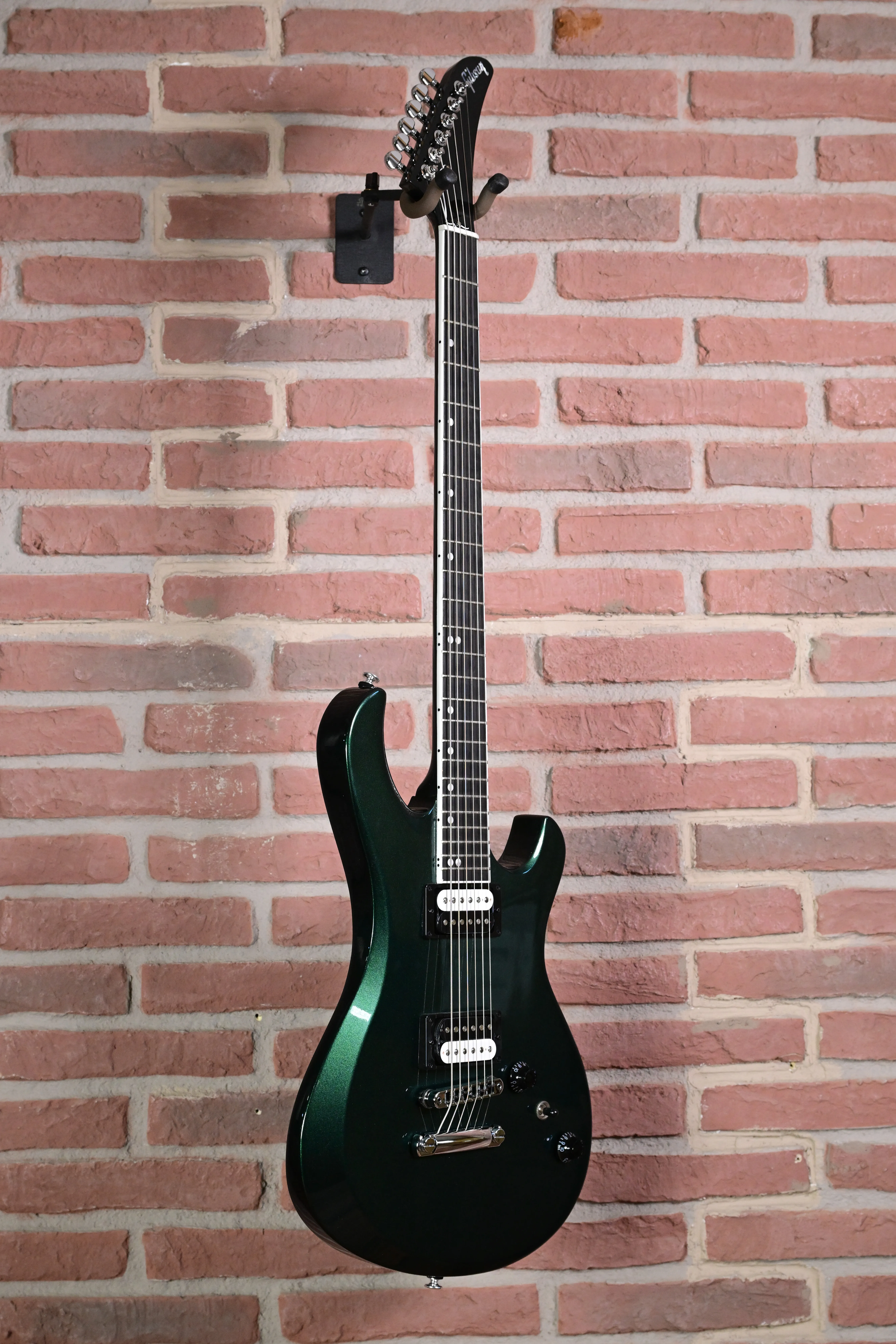 E-Gitarre, dunkelgrün, massiver Korpus, zwei Humbucker, 6-saitig