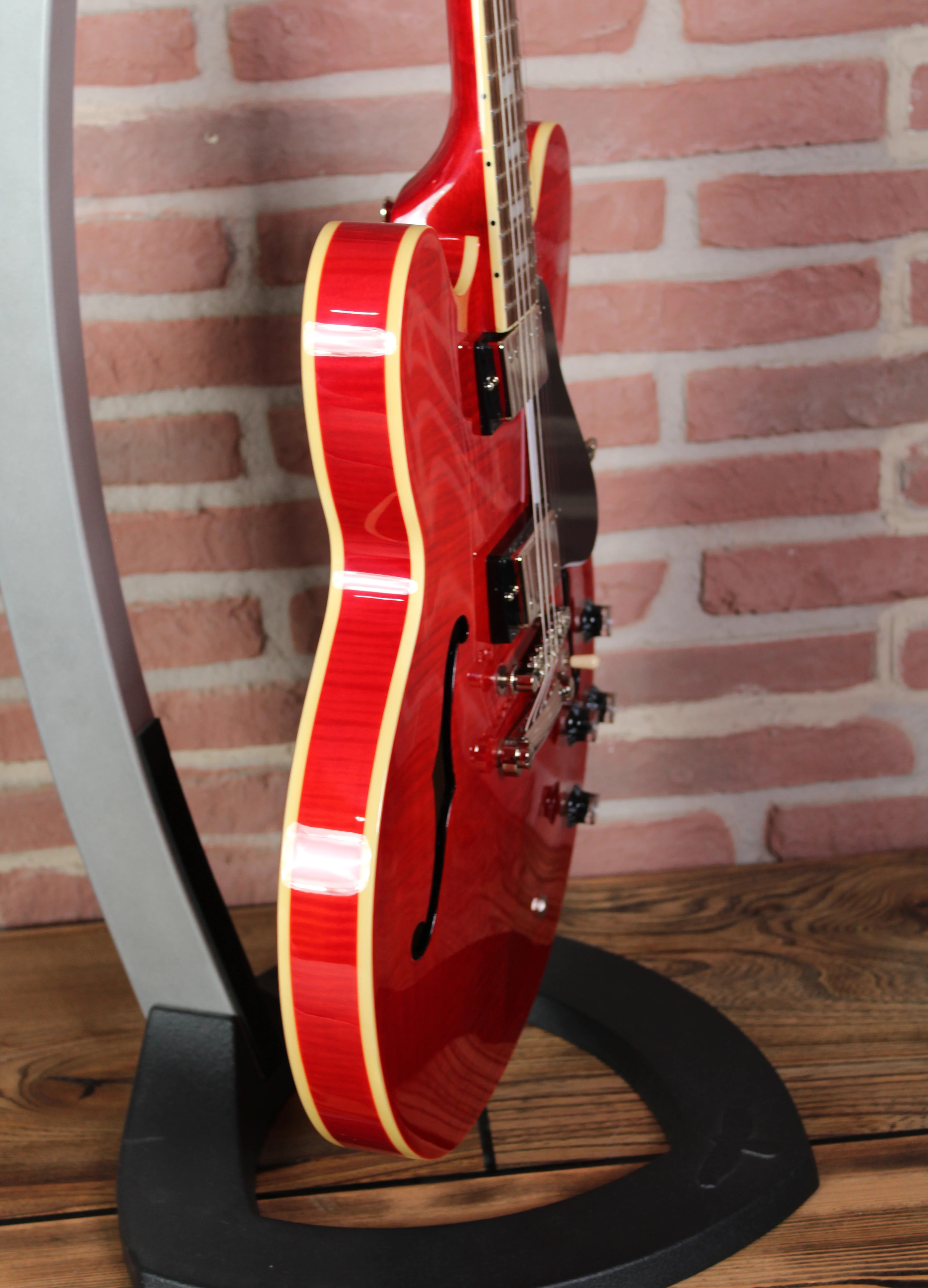 Epiphone ES-335 Figured Seitenansicht links