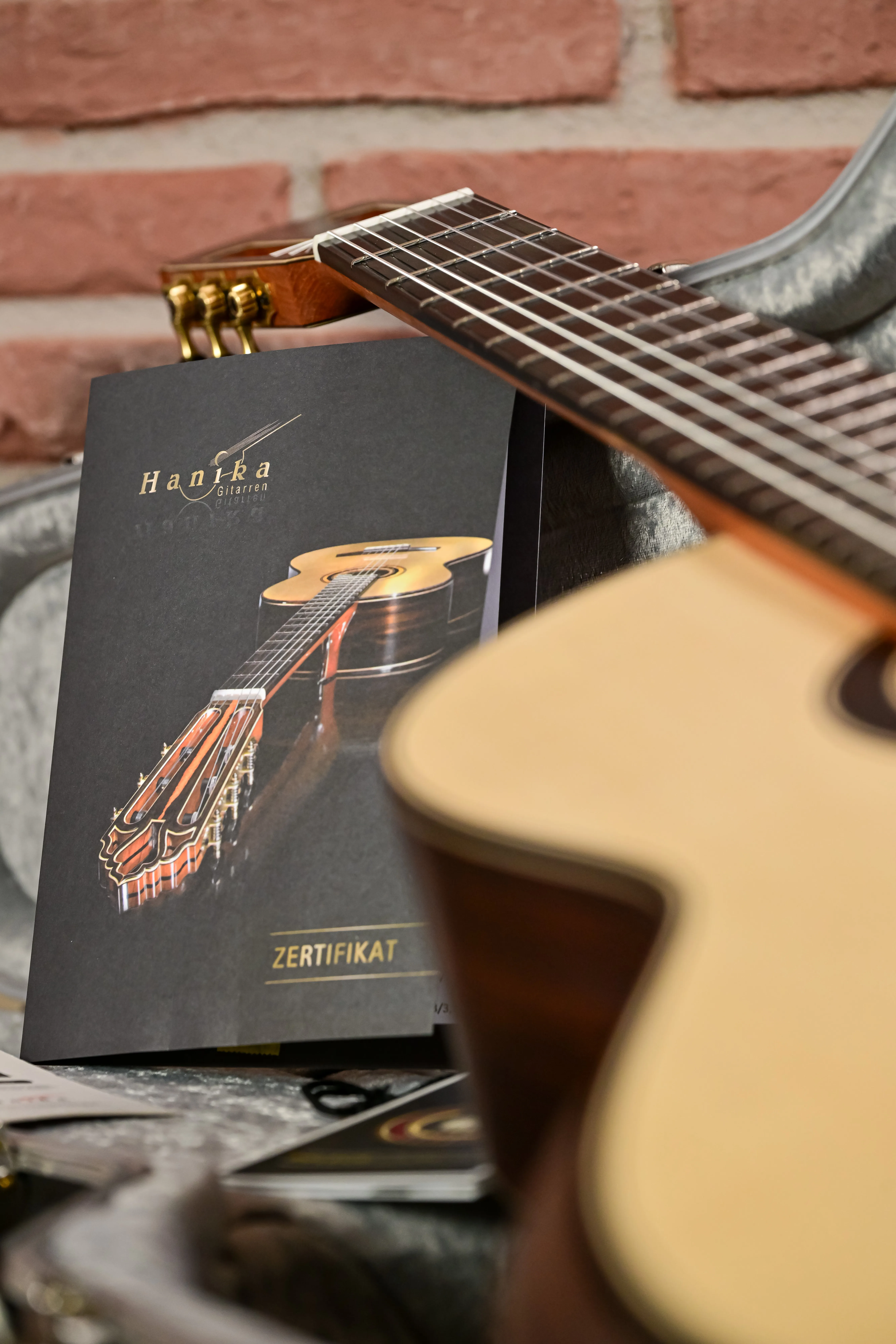 New Century-Lattice Classical Guitar Upper Class