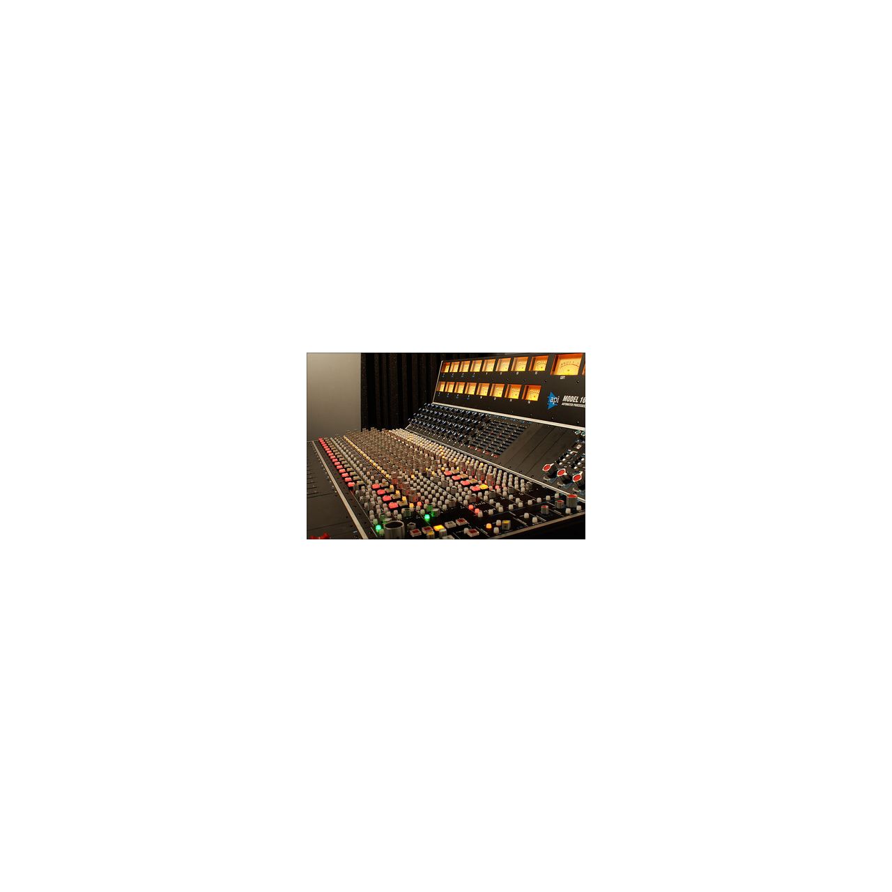 API 1608 Studio Mixing Konsole