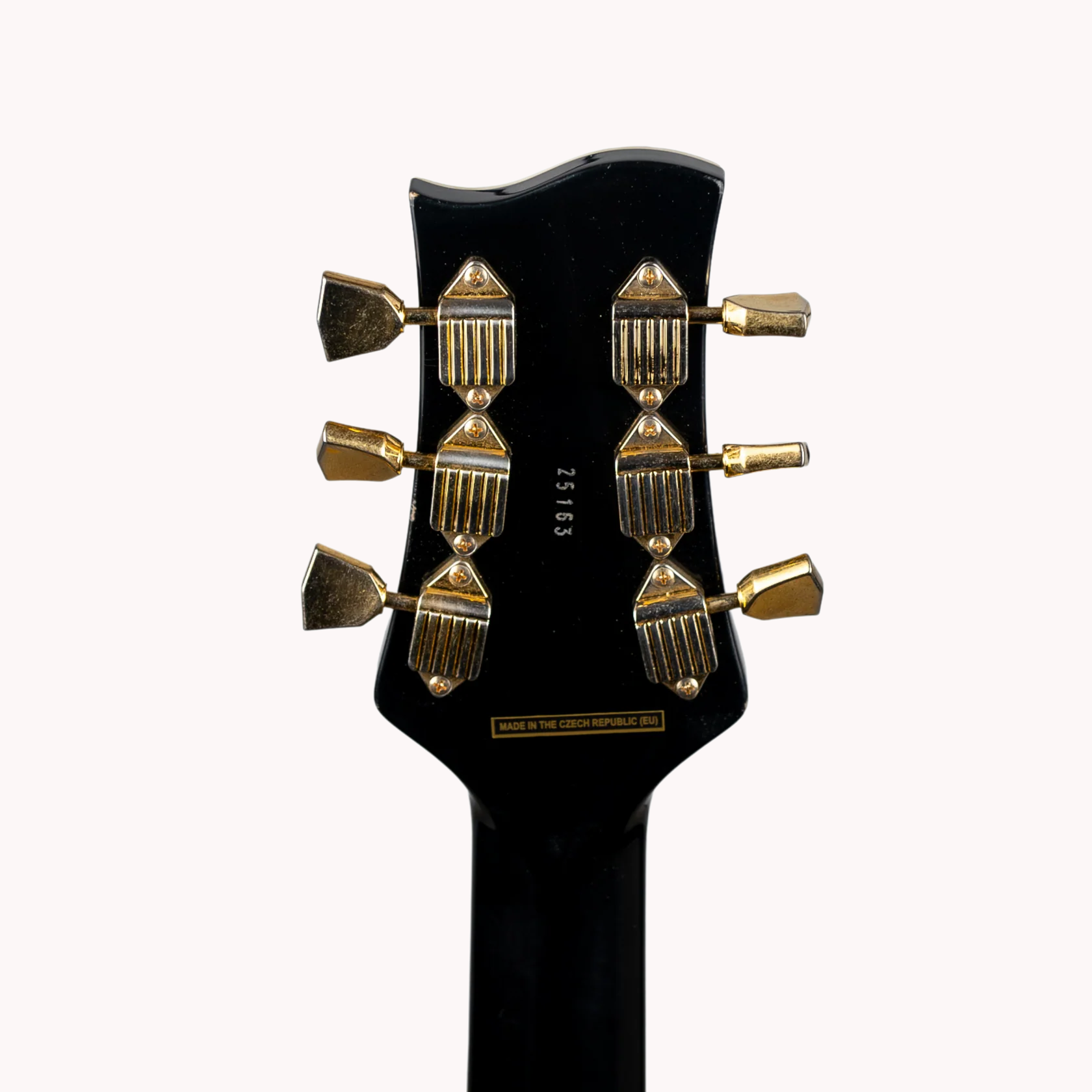Monterey Bigsby GH Black Aged