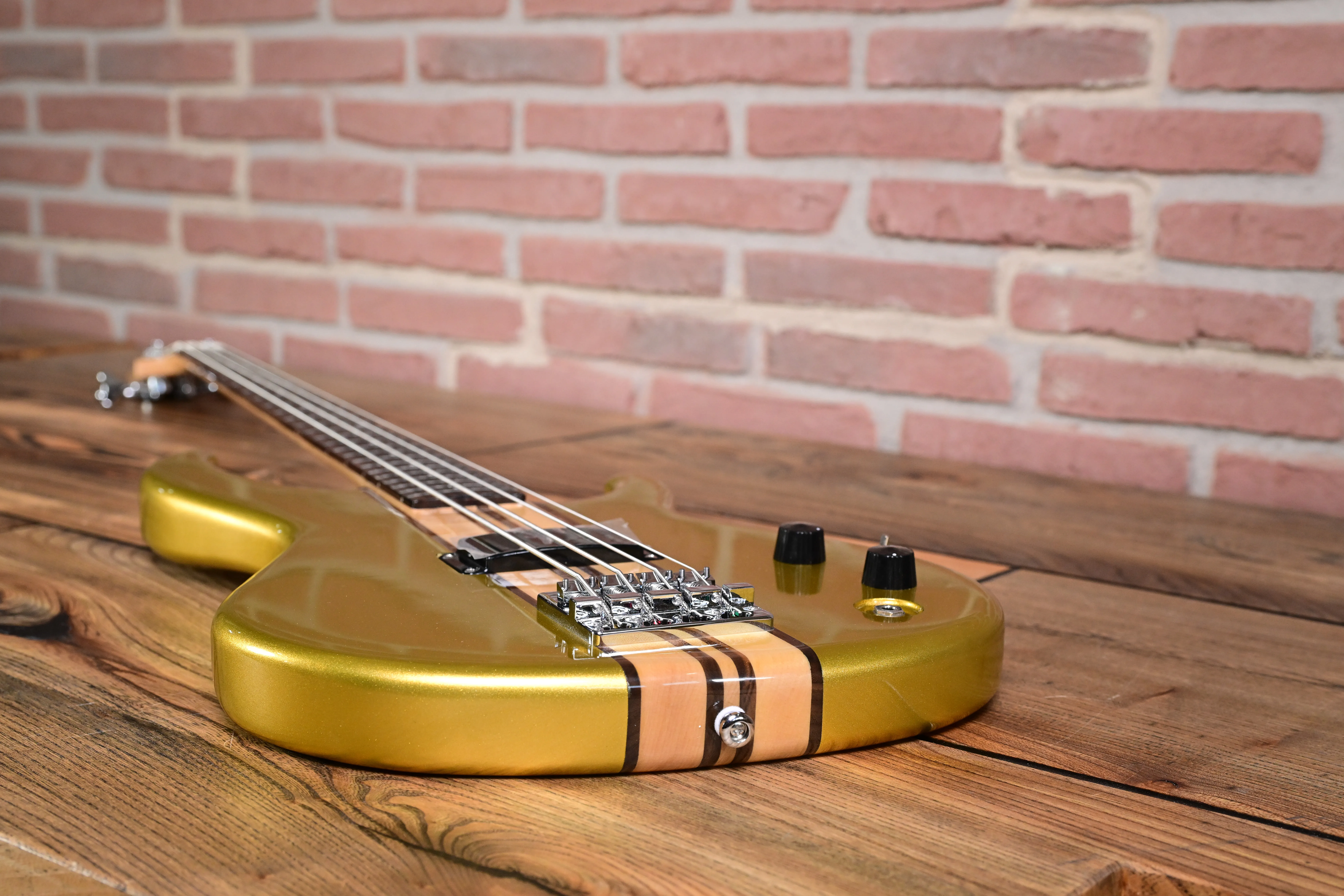 Pro II SB 700 Gold Wing Bass Gold Limited Edition