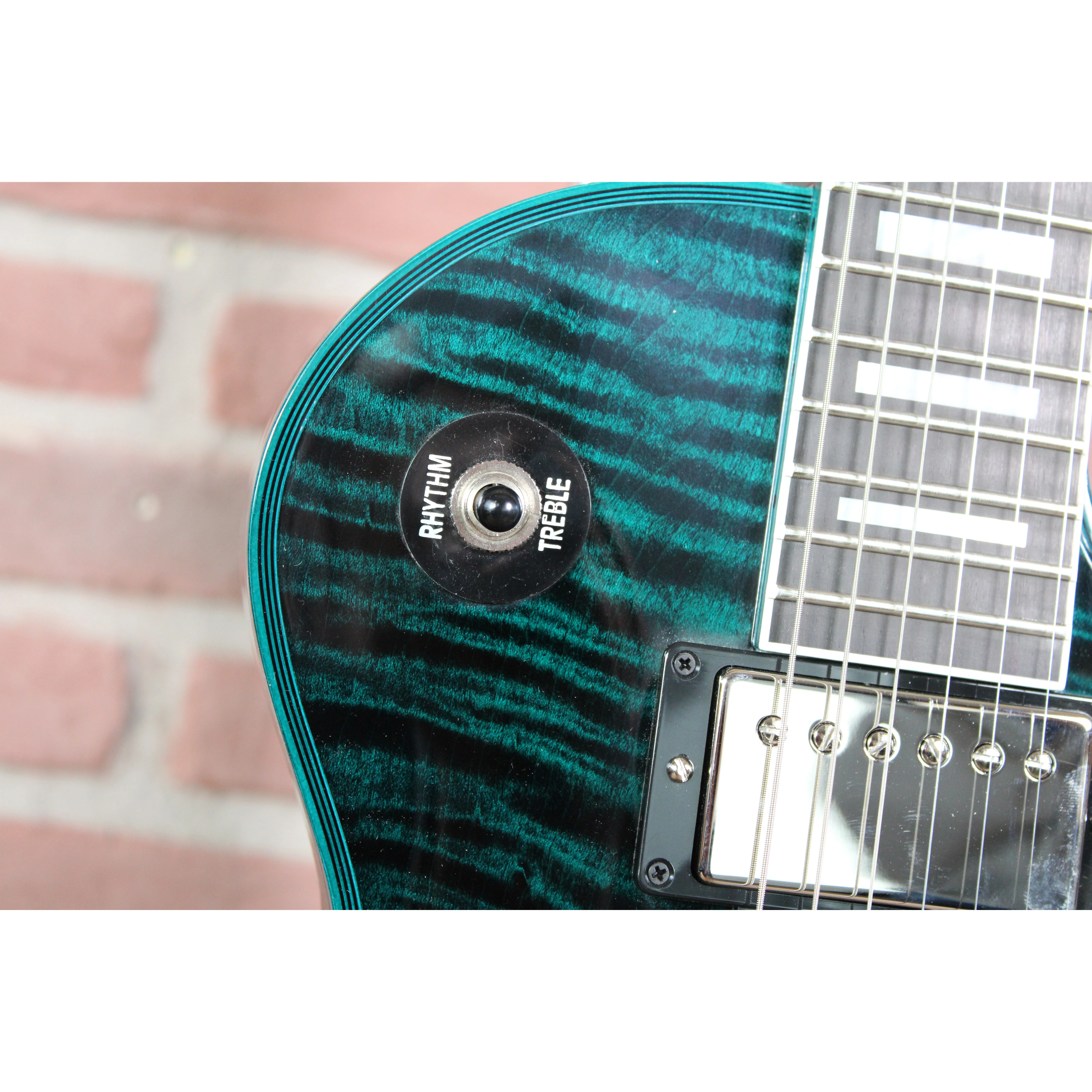 Korpusdecke Gibson Les Paul Custom Axcess Peacock Widow Detail