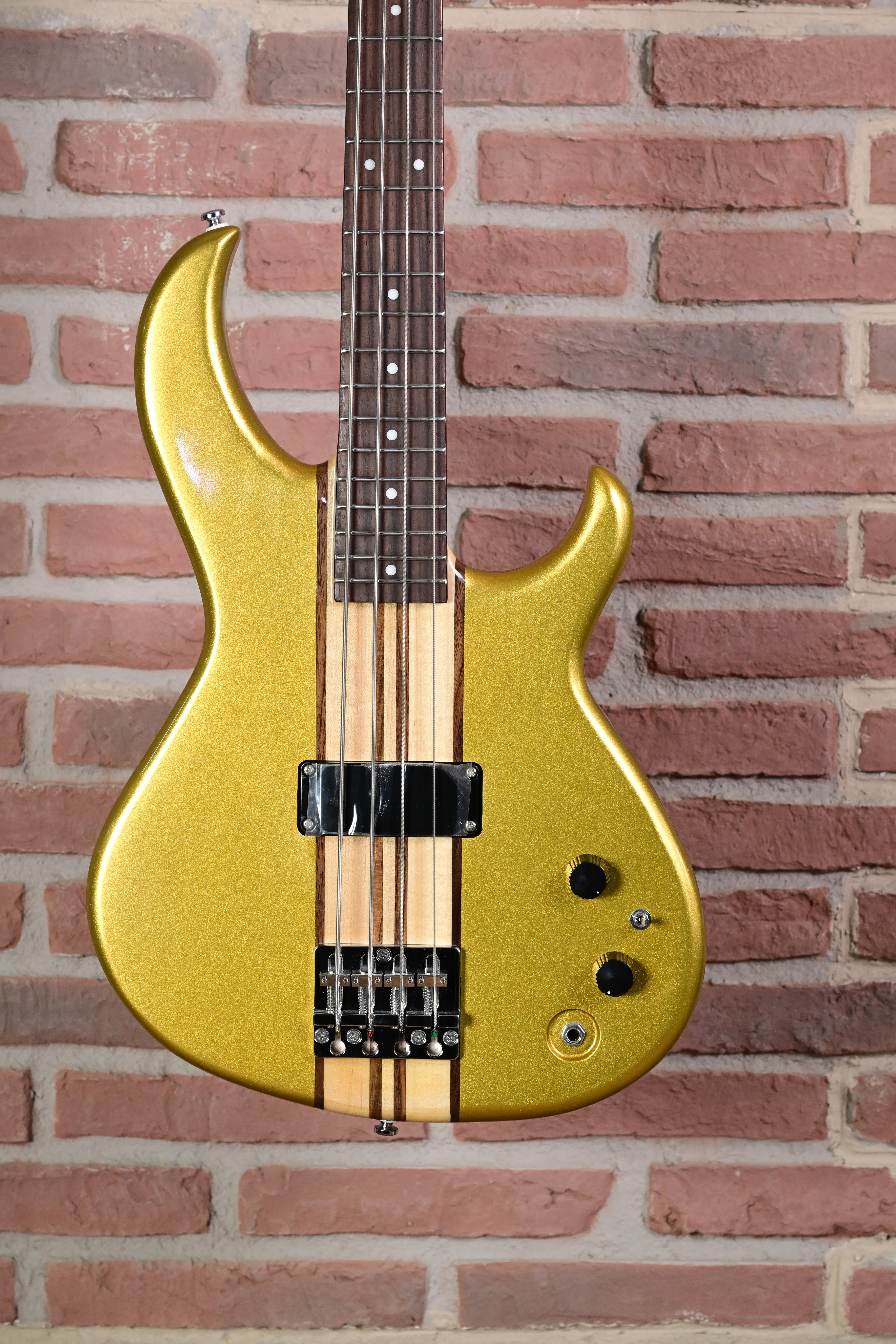 Pro II SB 700 Gold Wing Bass Gold Limited Edition