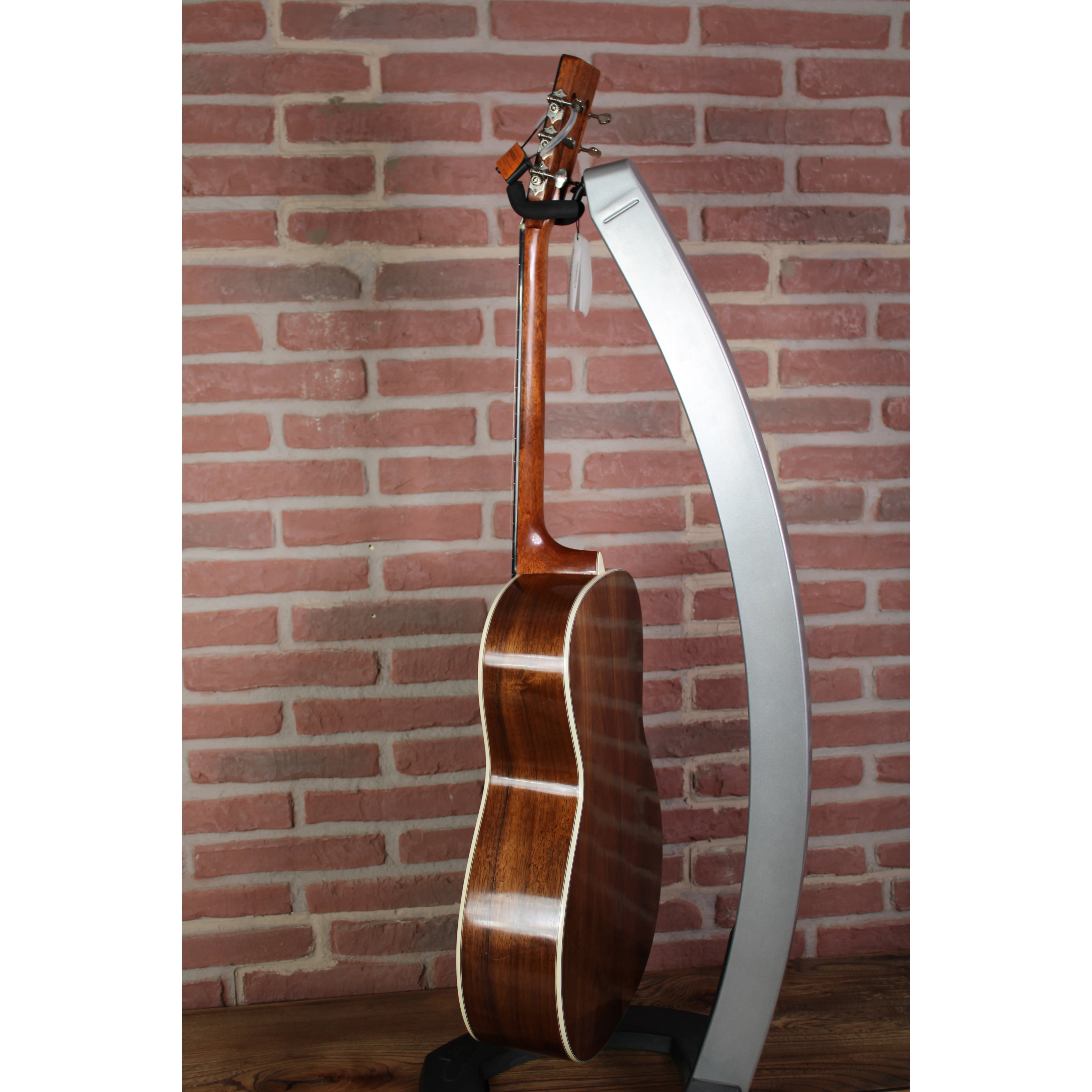 E22OOSS/V-SB OO-Style Antique Classic Varnish