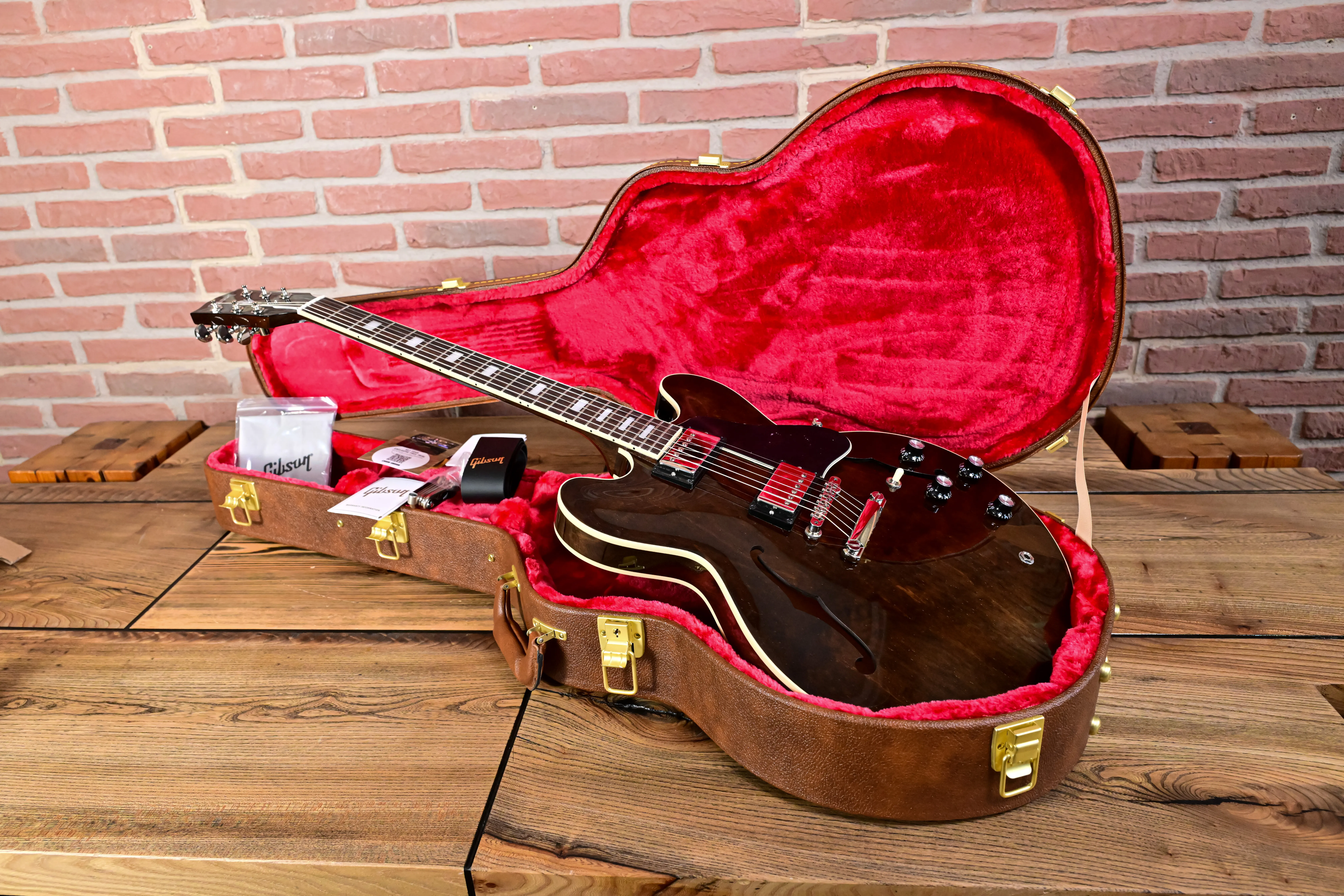 ES-335 60s Dark Walnut Semi-Hollowbody Gitarre
