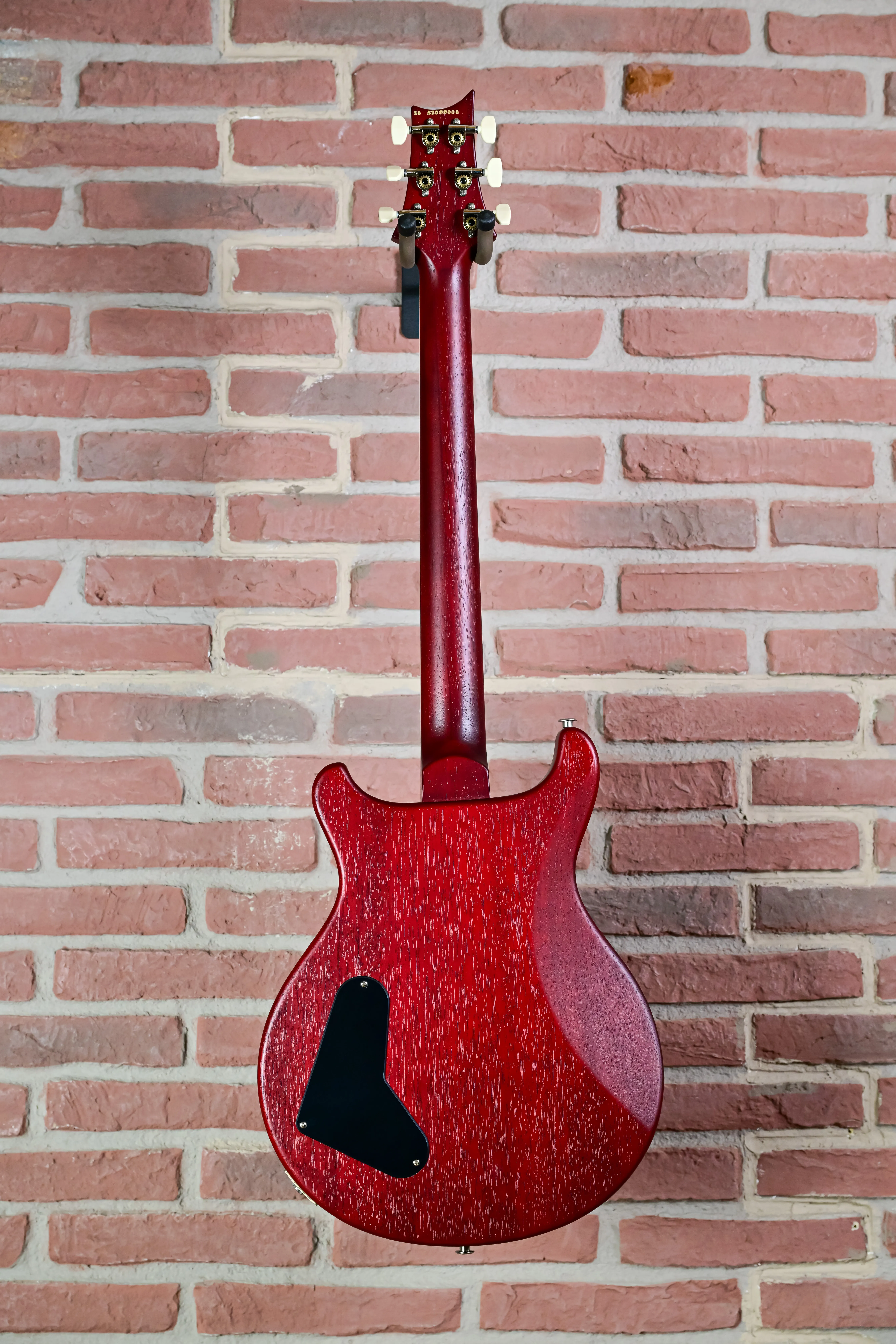 S2 Mira 594 Satin Dark Cherry Sunburst