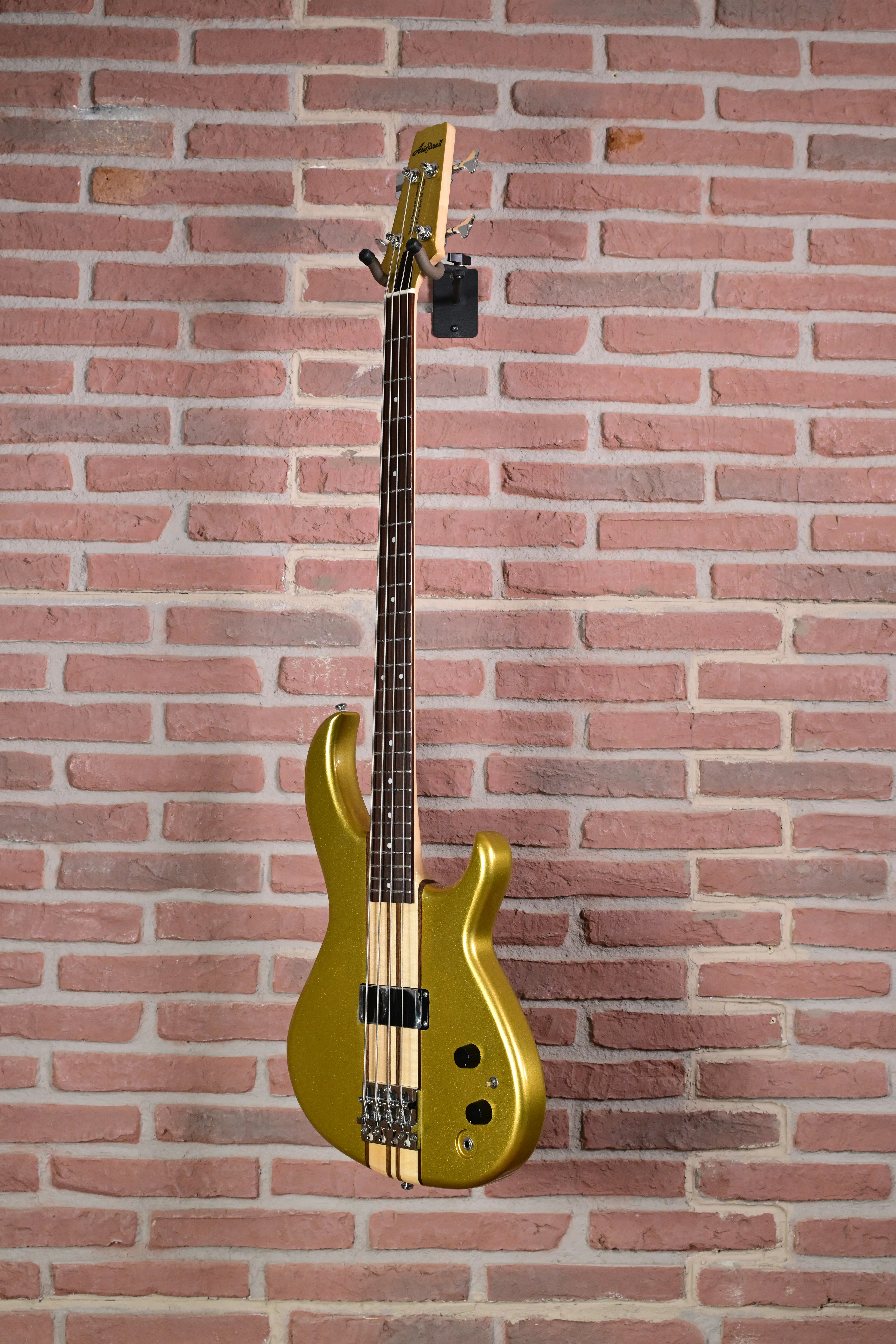 Pro II SB 700 Gold Wing Bass Gold Limited Edition