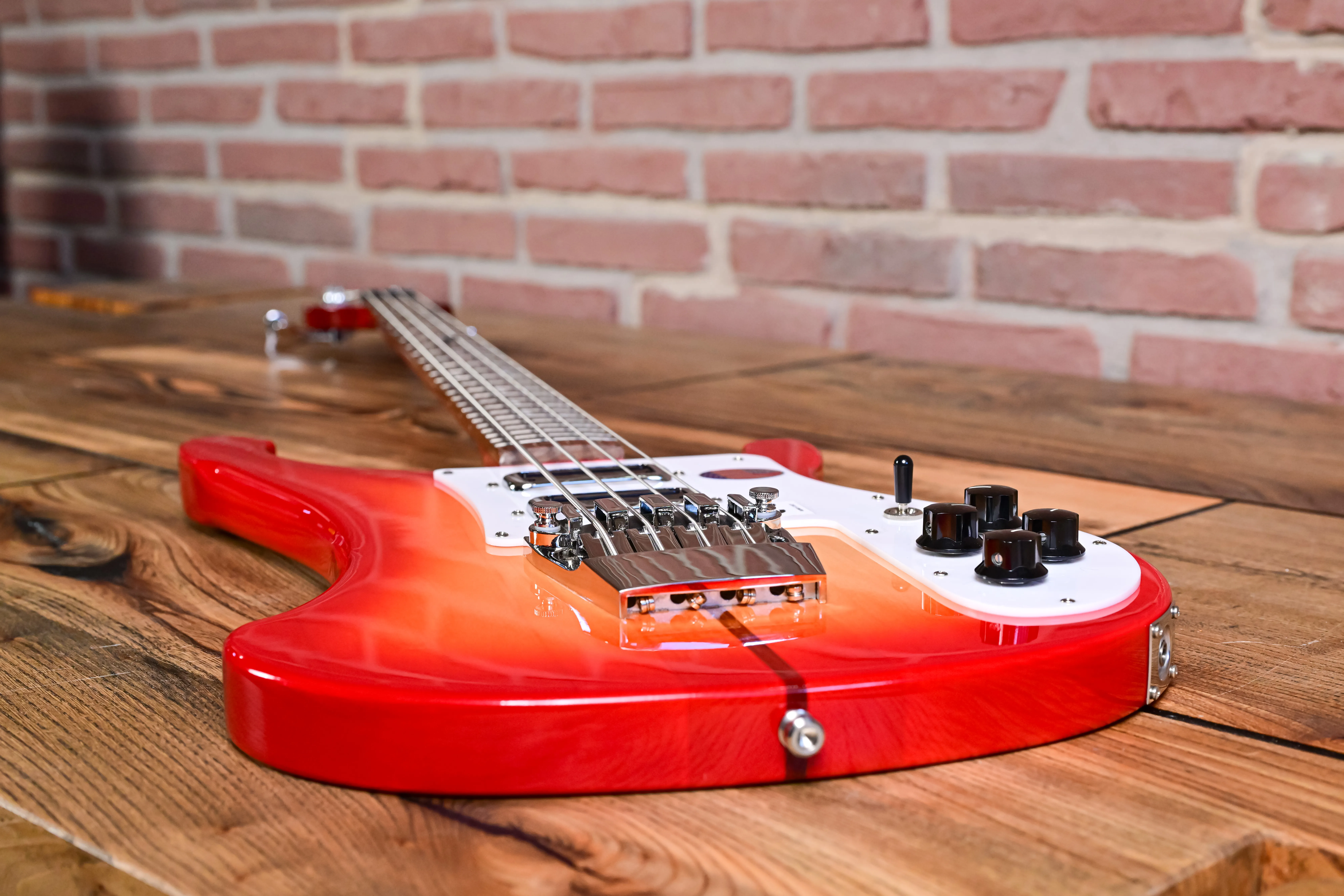 4030S Fireglo Shortscale E-Bass