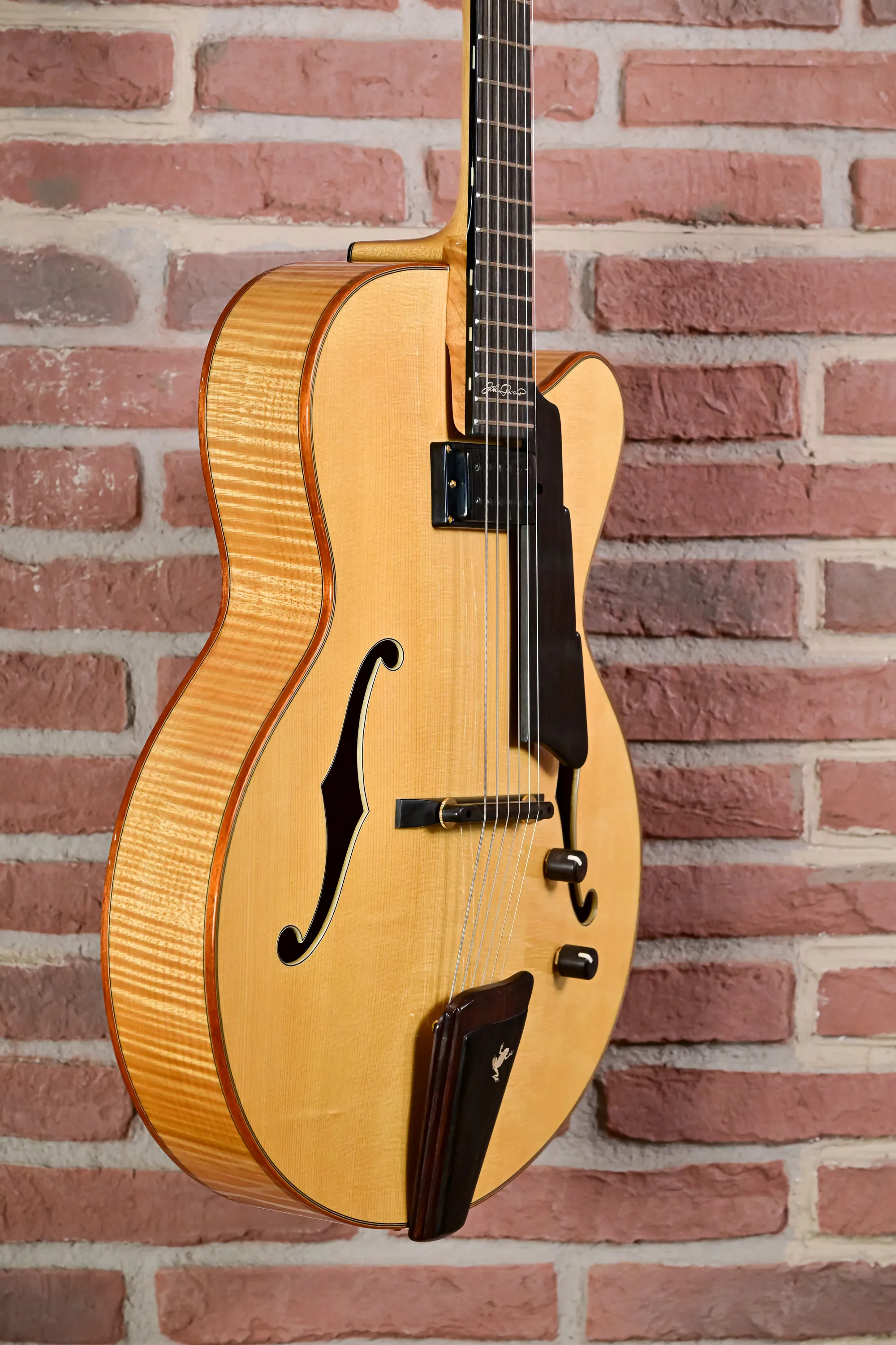 AR880CE-BD Archtop-Gitarre