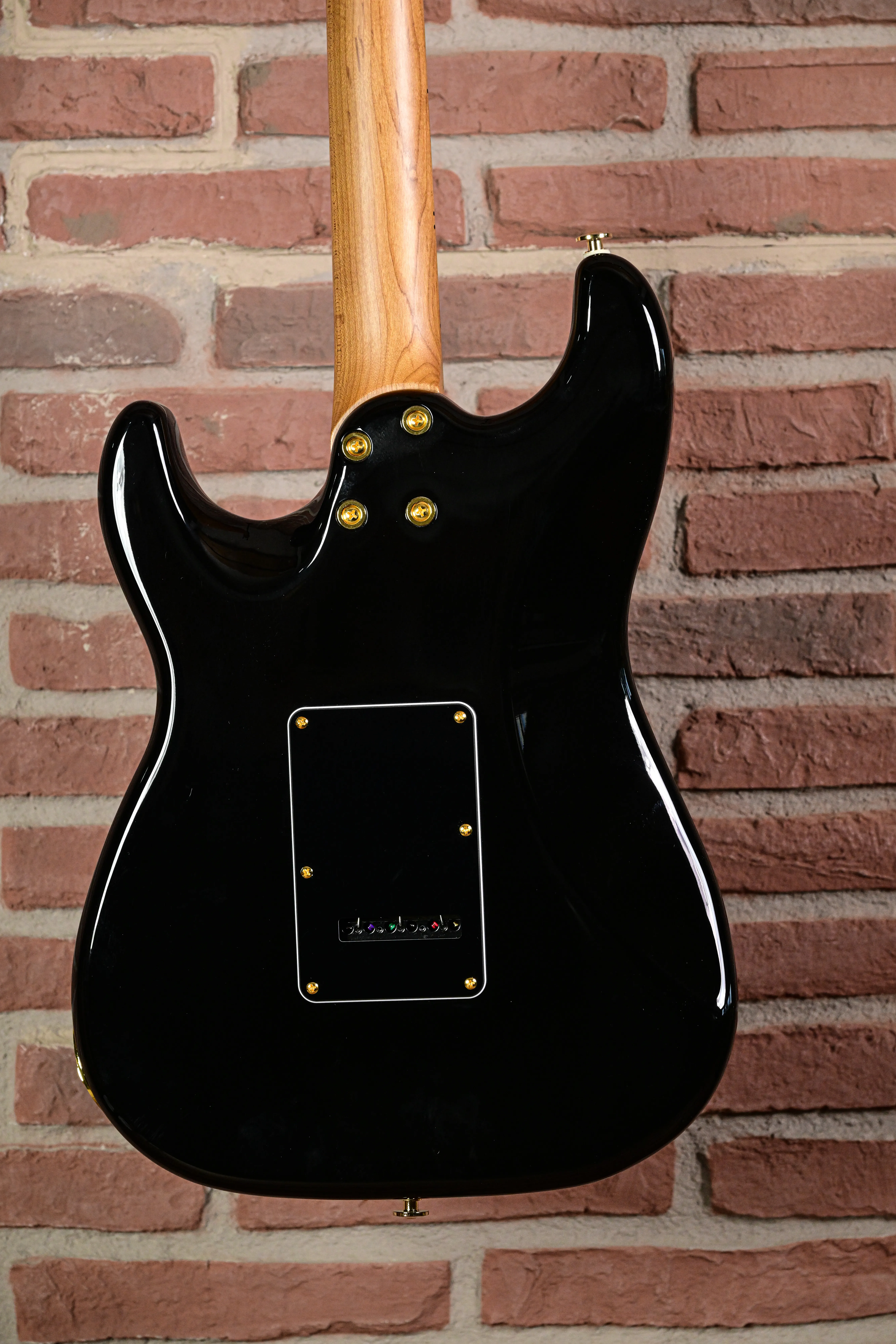 KS-Deluxe Gold Maple SSH Black E-Gitarre