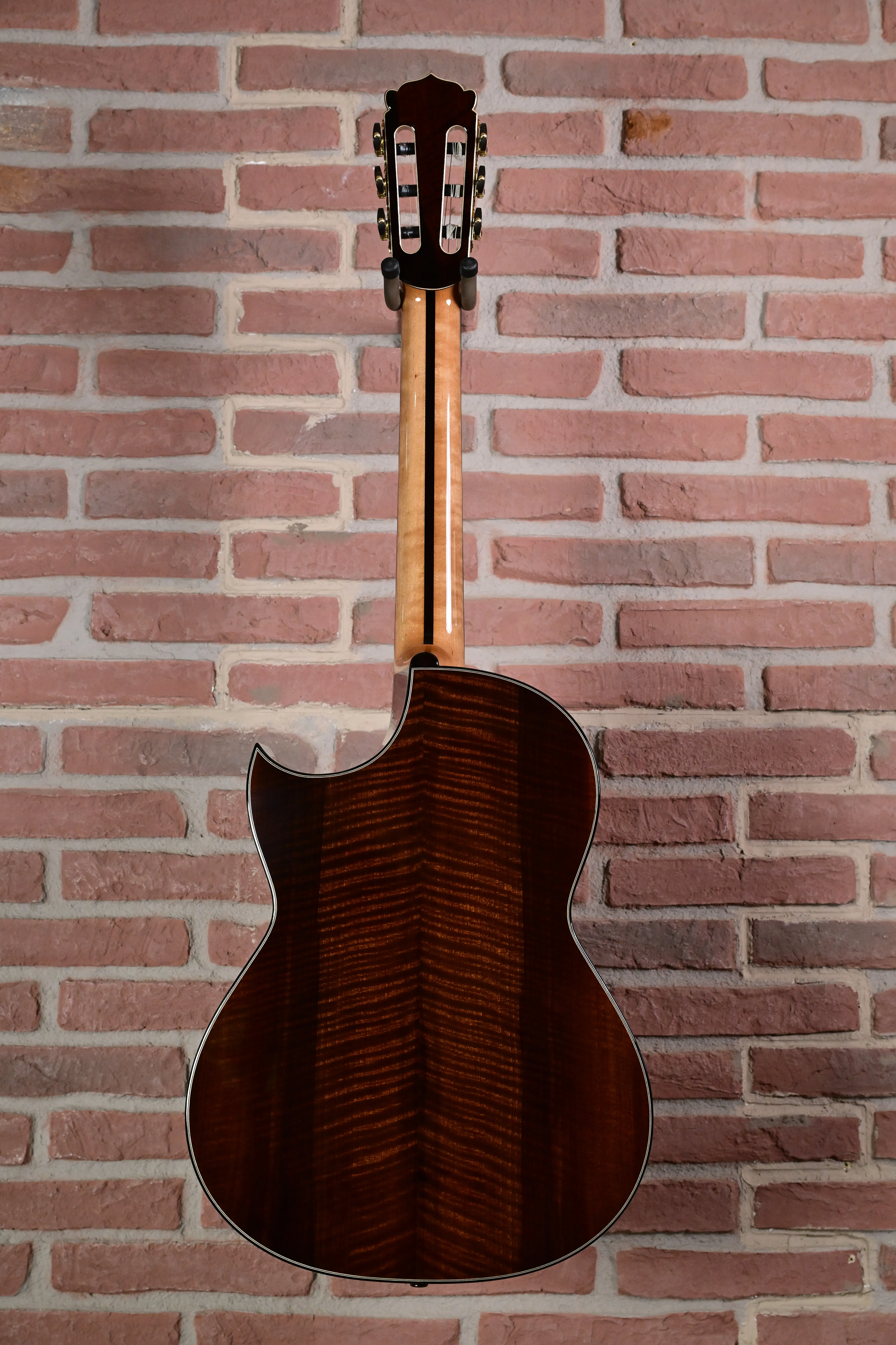 Crossover Nylonstringgitarre mit Udo Rösner Pickup