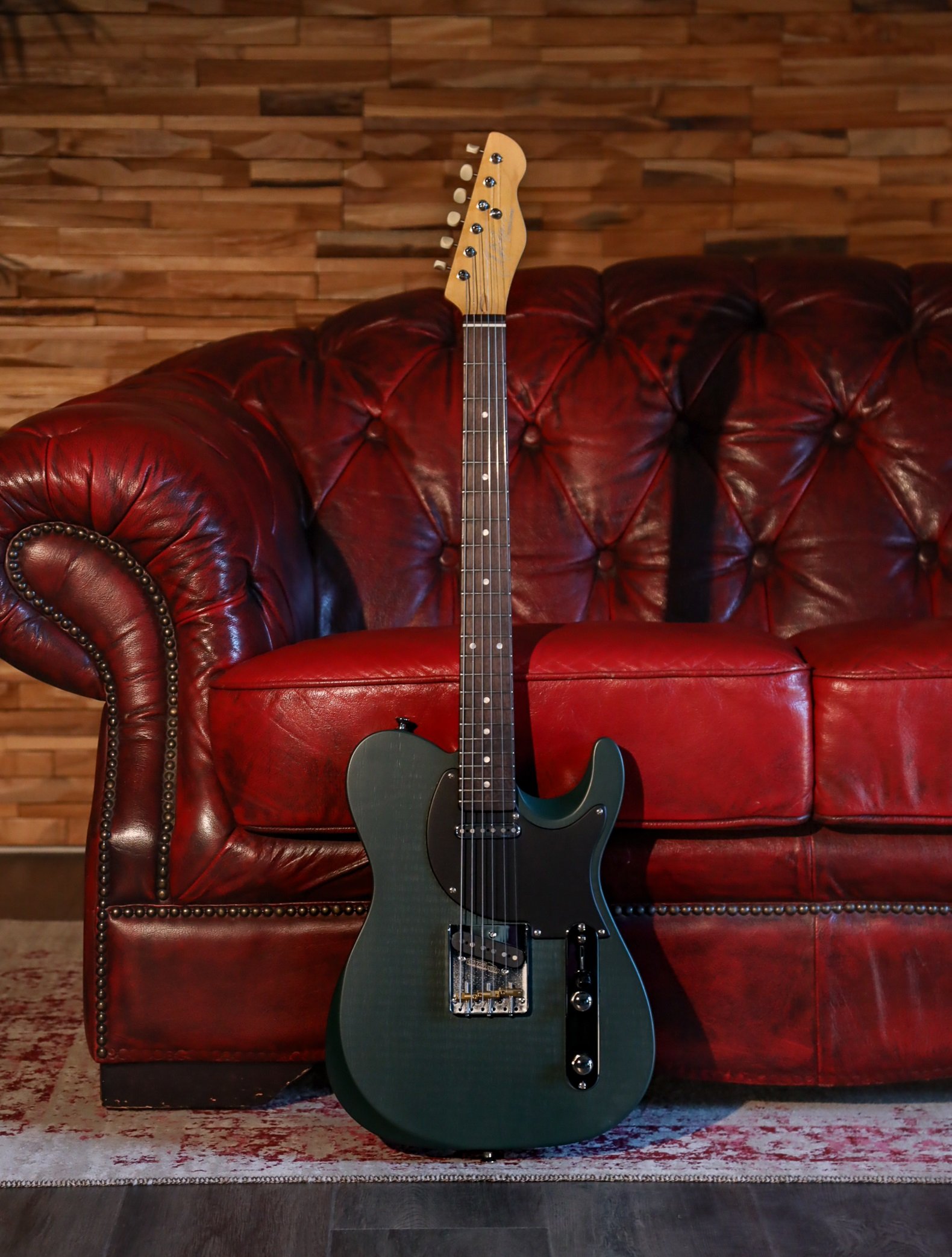 Danish Pete Signature, Grove Green - with original Headtsock Signature 