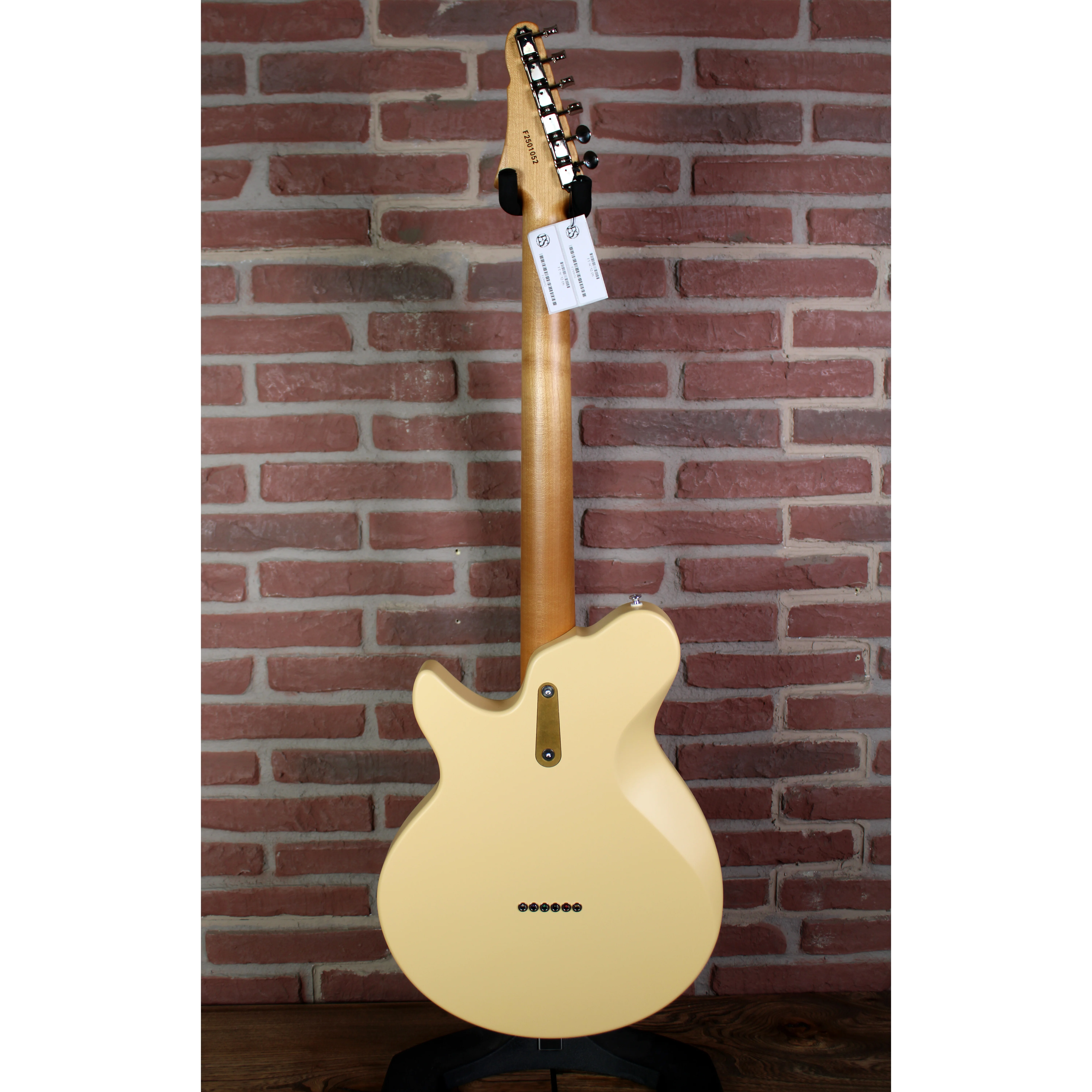Fullertone SC'52 Desert Sand (Showroom)