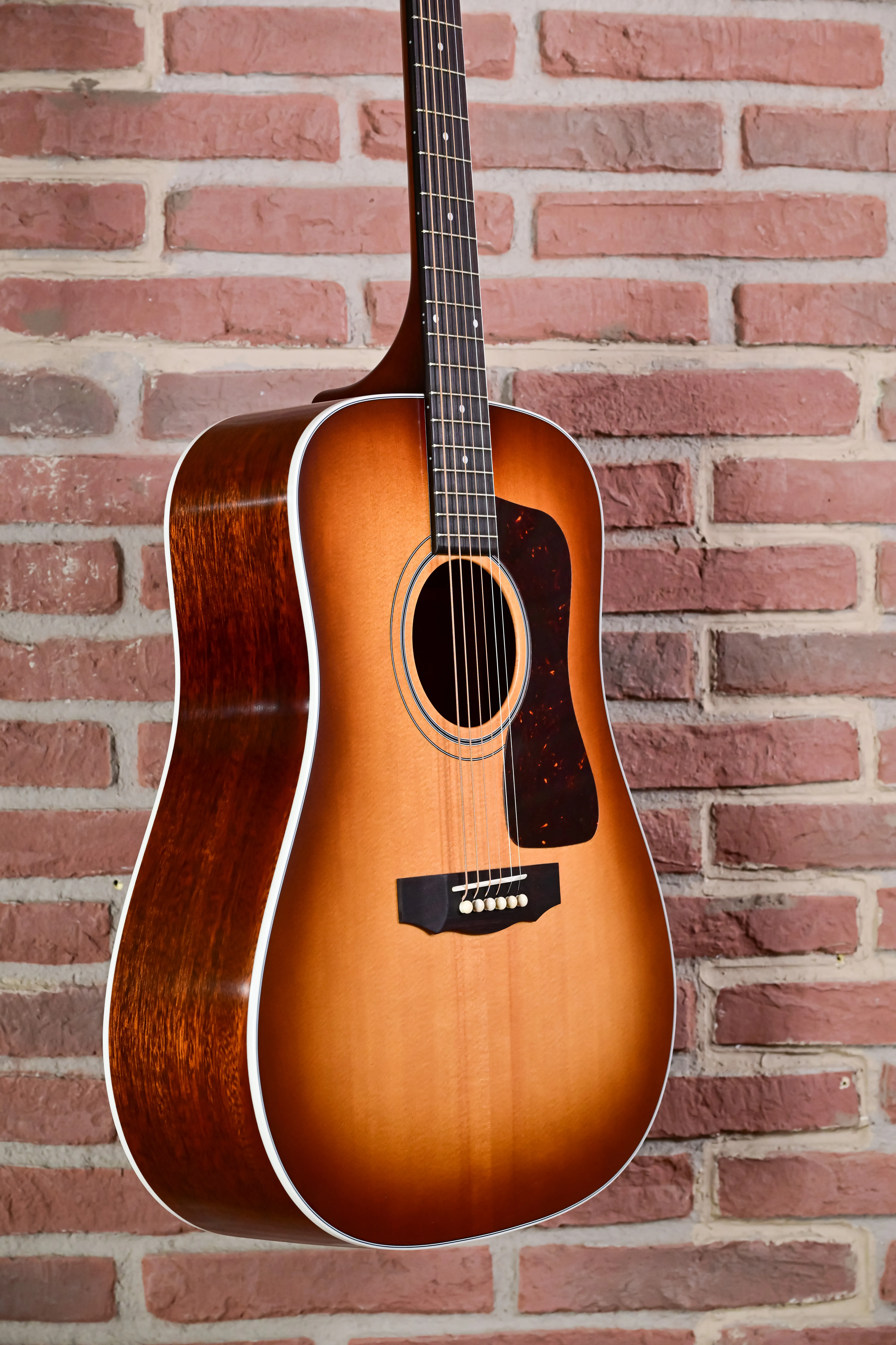 D-40E Standard Pacific Sunset Burst USA Dreadnought