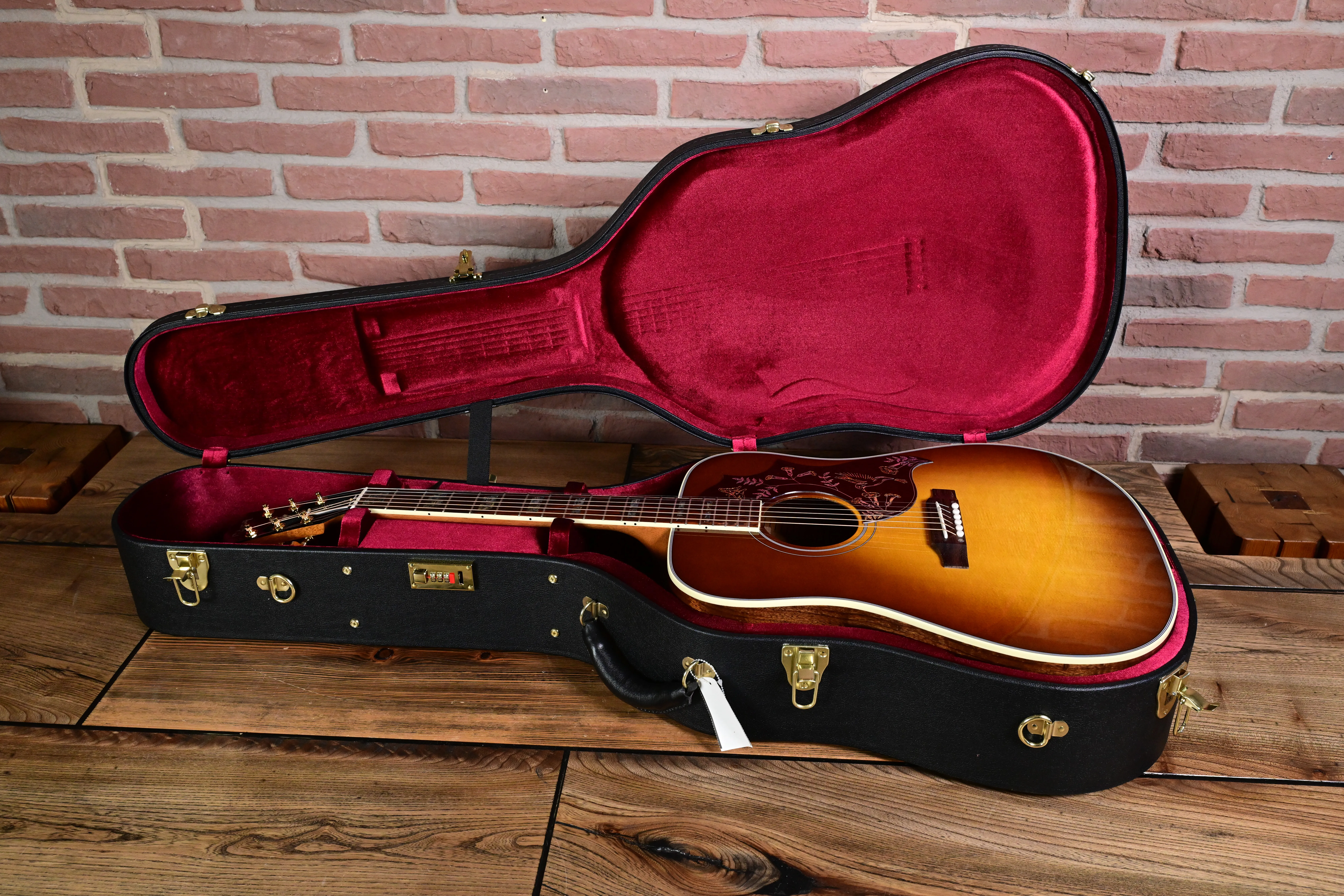 Hummingbird Elegant Koa Honeyburst M2M Custom Shop
