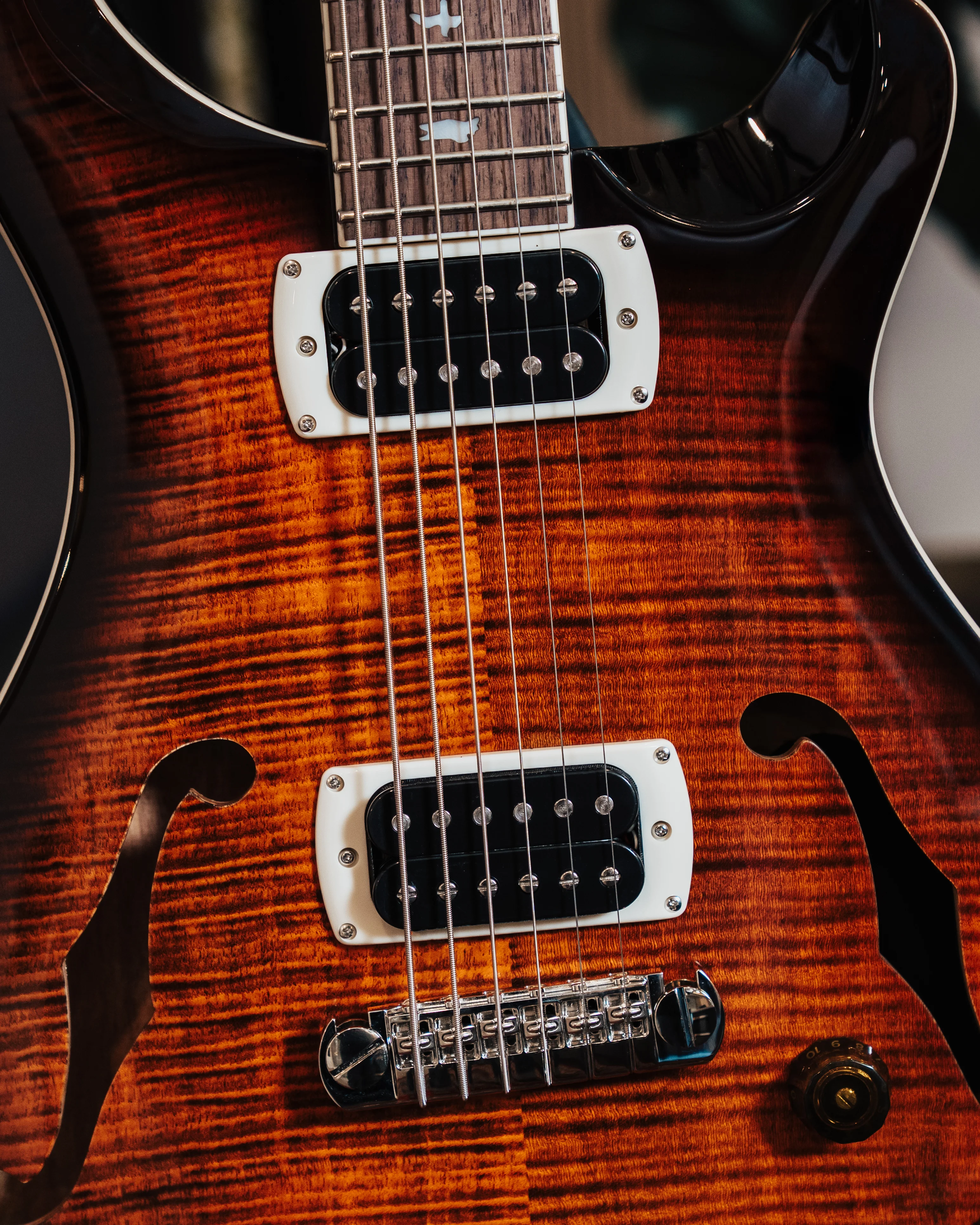 SE Ed Sheeran Baritone Piezo Orange Tiger Smokeburst