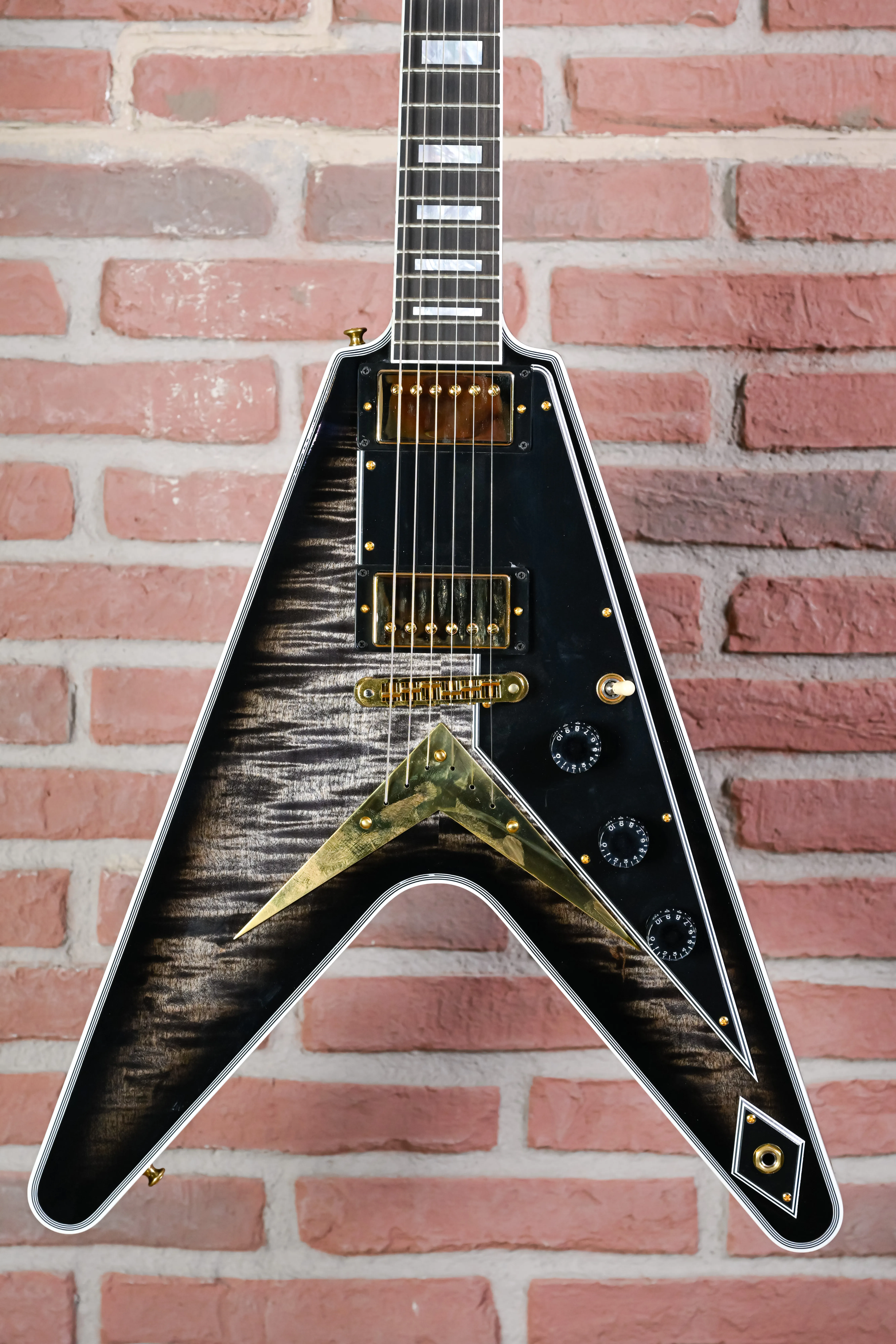 Custom Shop Flying V Figured Cobra Burst