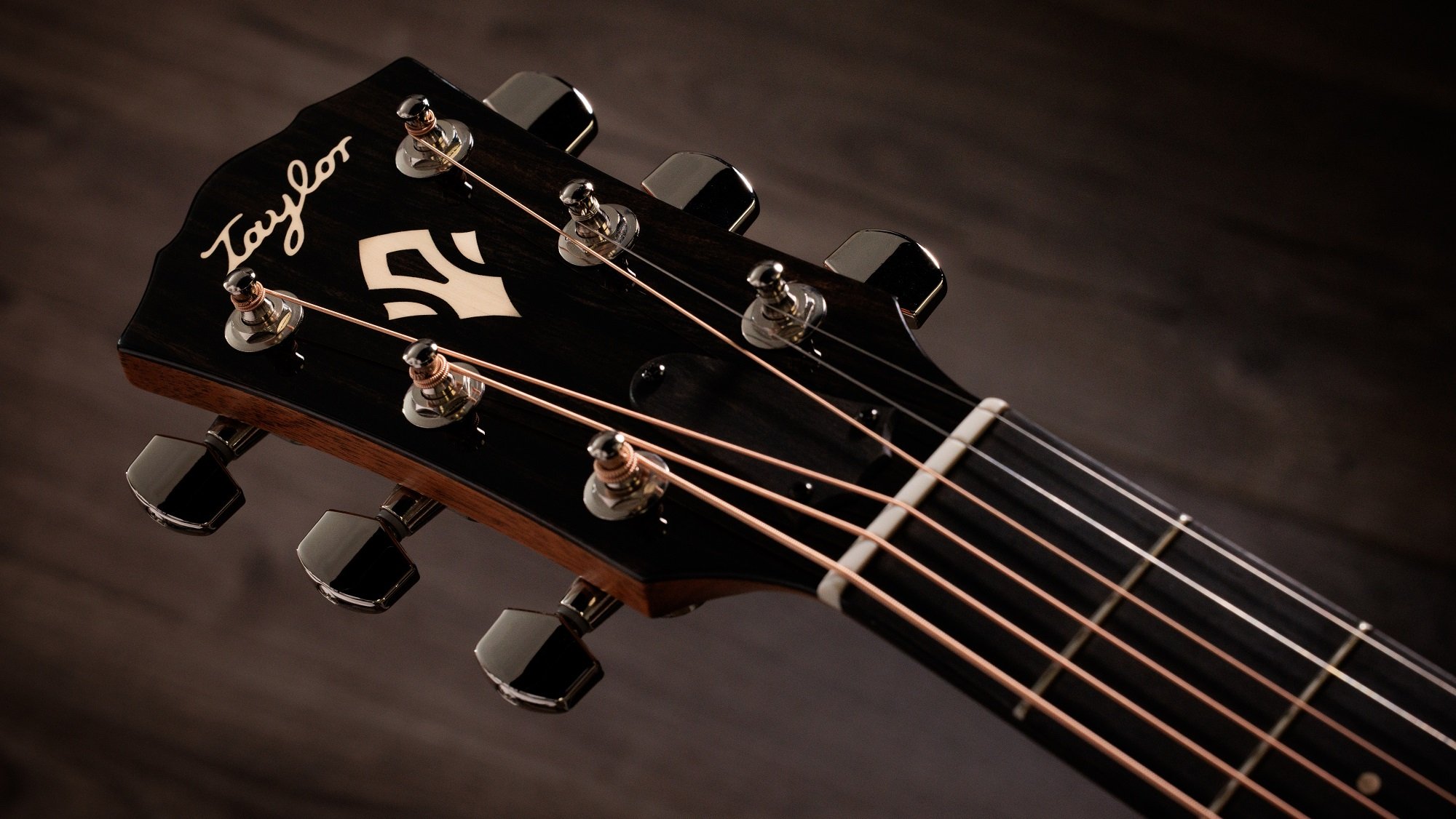Gold Label 717e Sunburst Cream Pickguard Westerngitarre