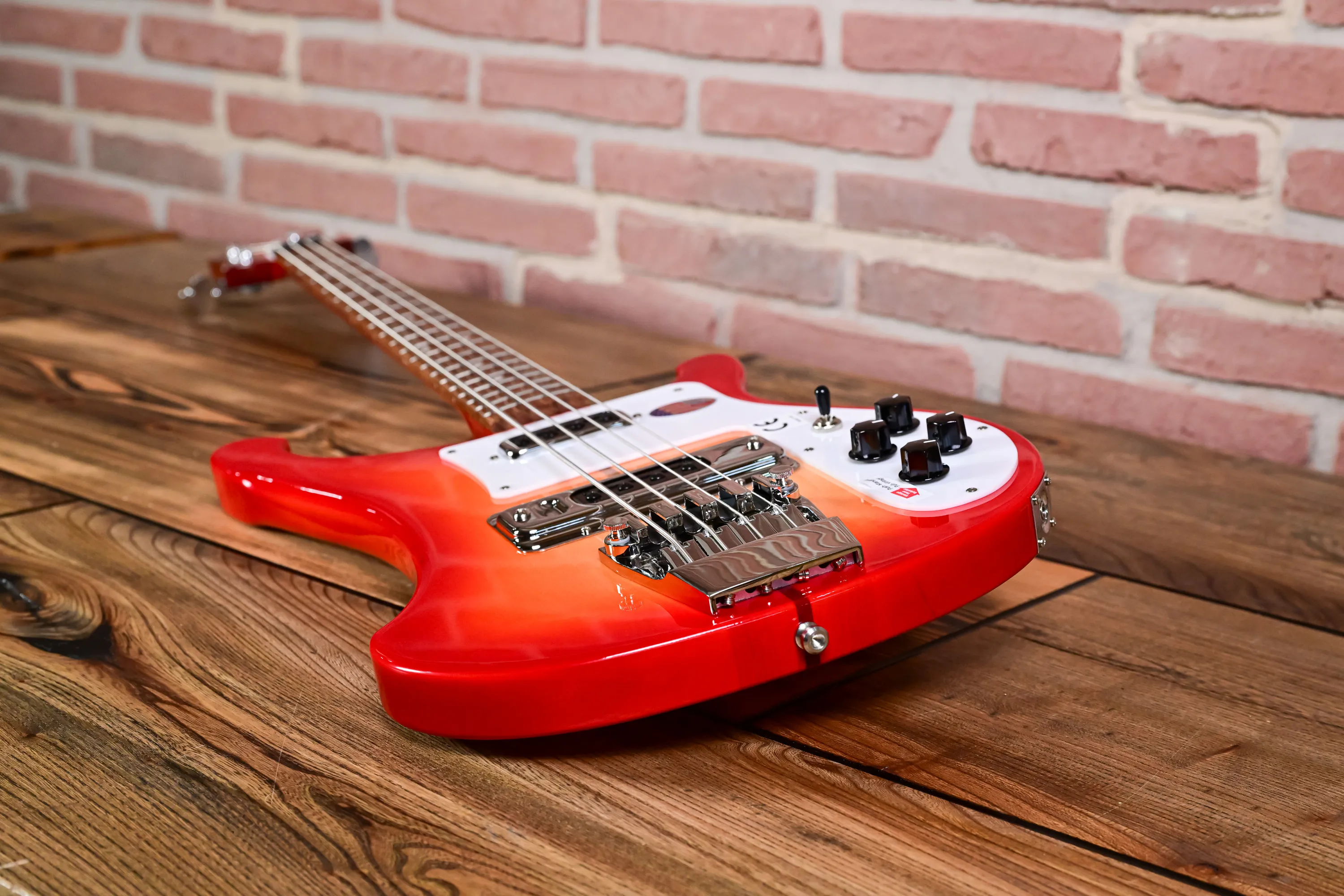 4003S Fireglo 4-Saiter E-Bass