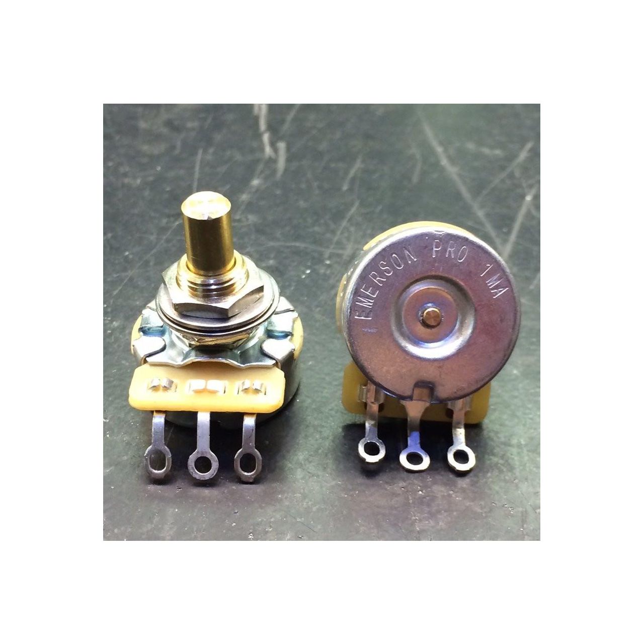 PRO CTS - 1 Meg Short (3/8") Solid Shaft Potentiometer