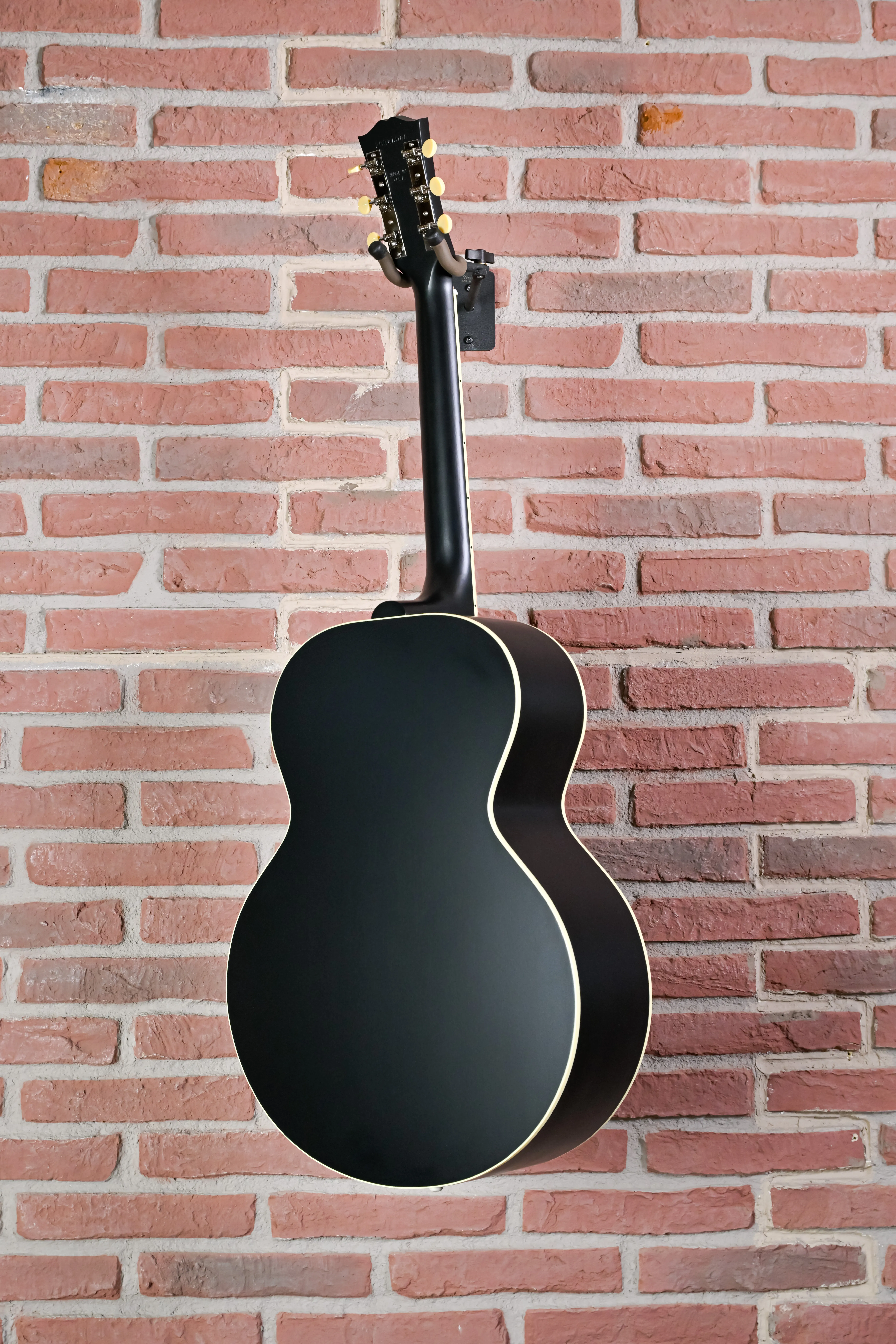 J-185 Century 12-Fret Ebony Jumbo Westerngitarre