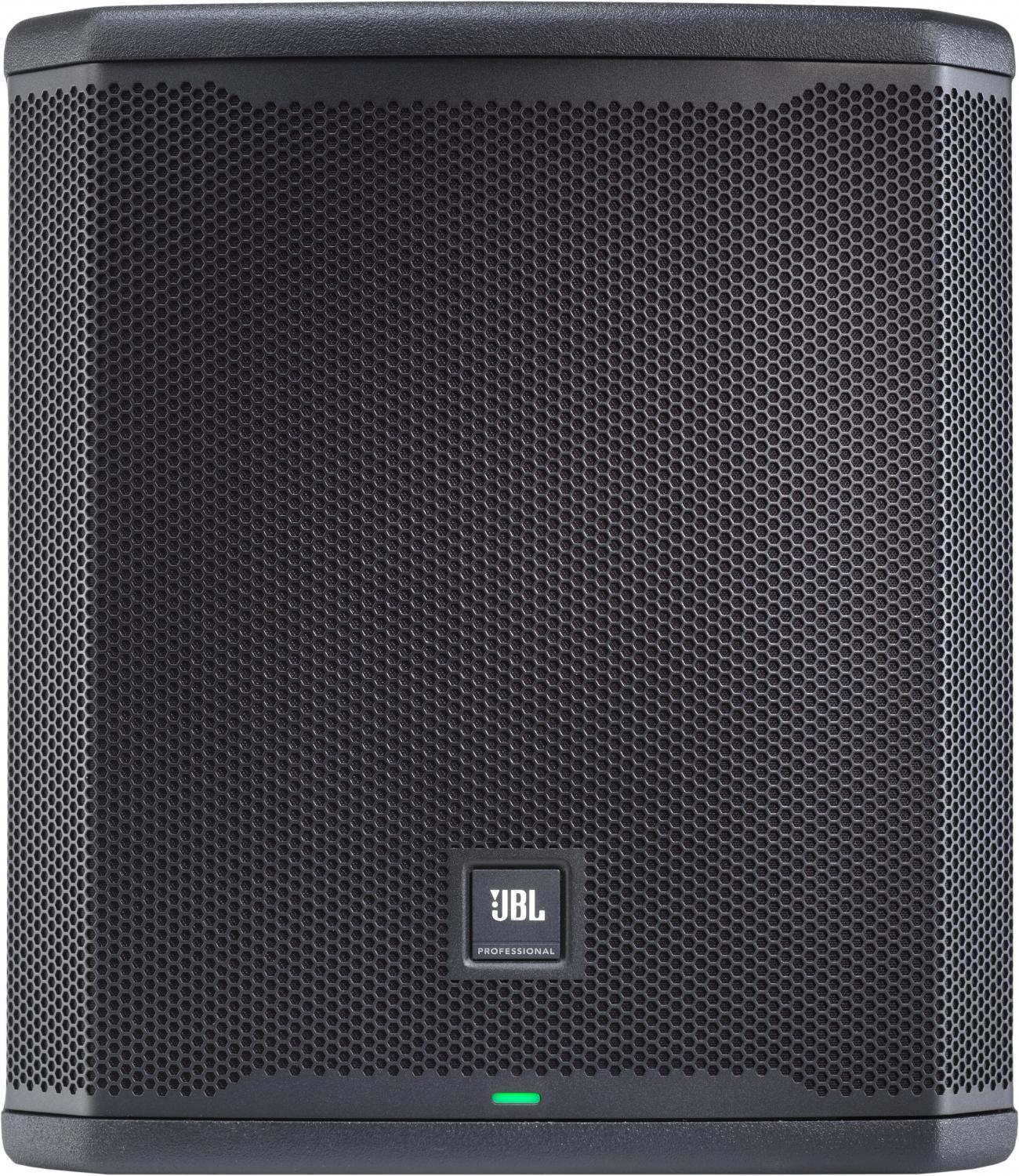 JBL PRX915XLF Nahaufnahme des 15-Zoll Tieftöners und Class-D Verstärkers