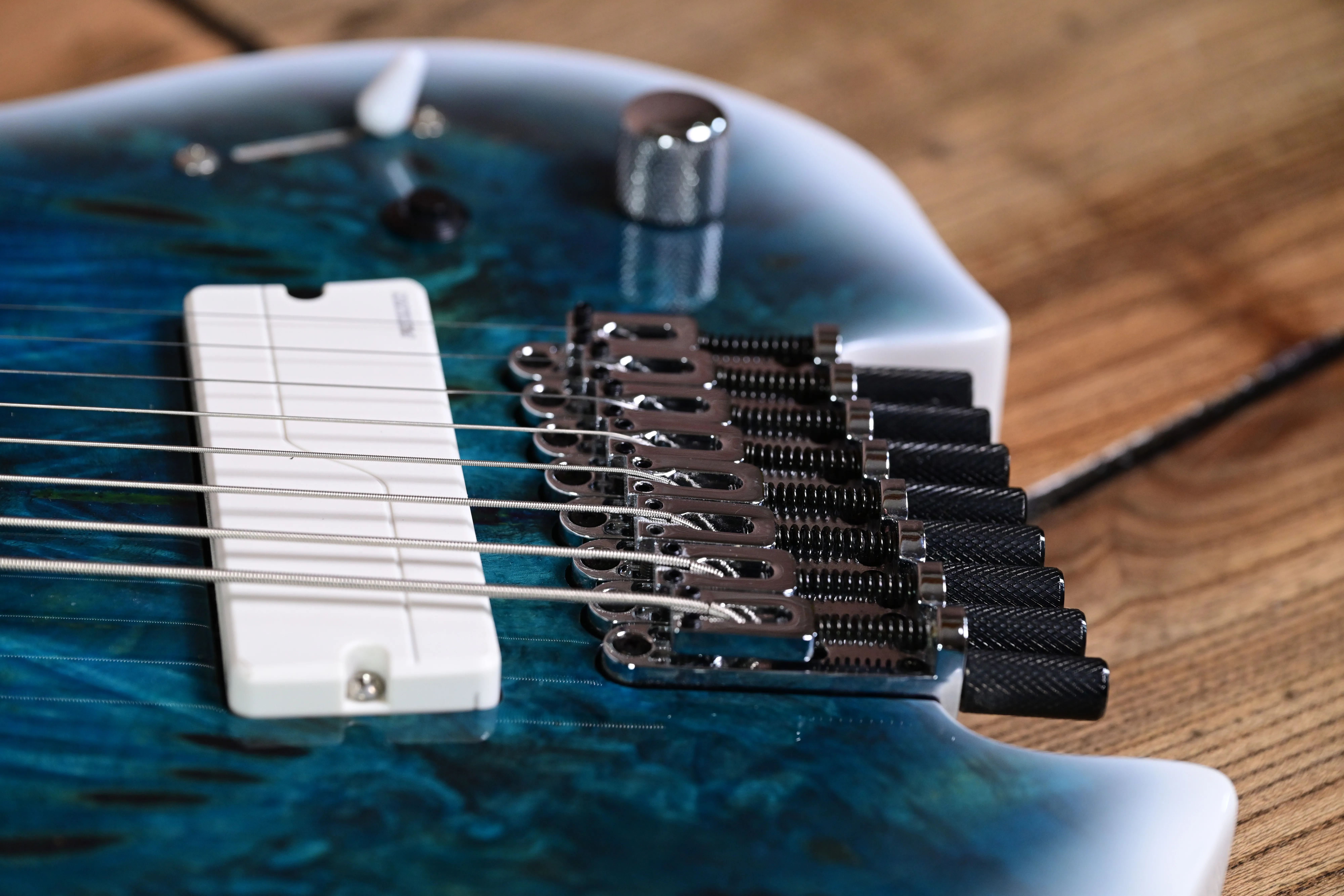 Ghost Overdrive 8-String Multiscale Arctic Burst E-Gitarre
