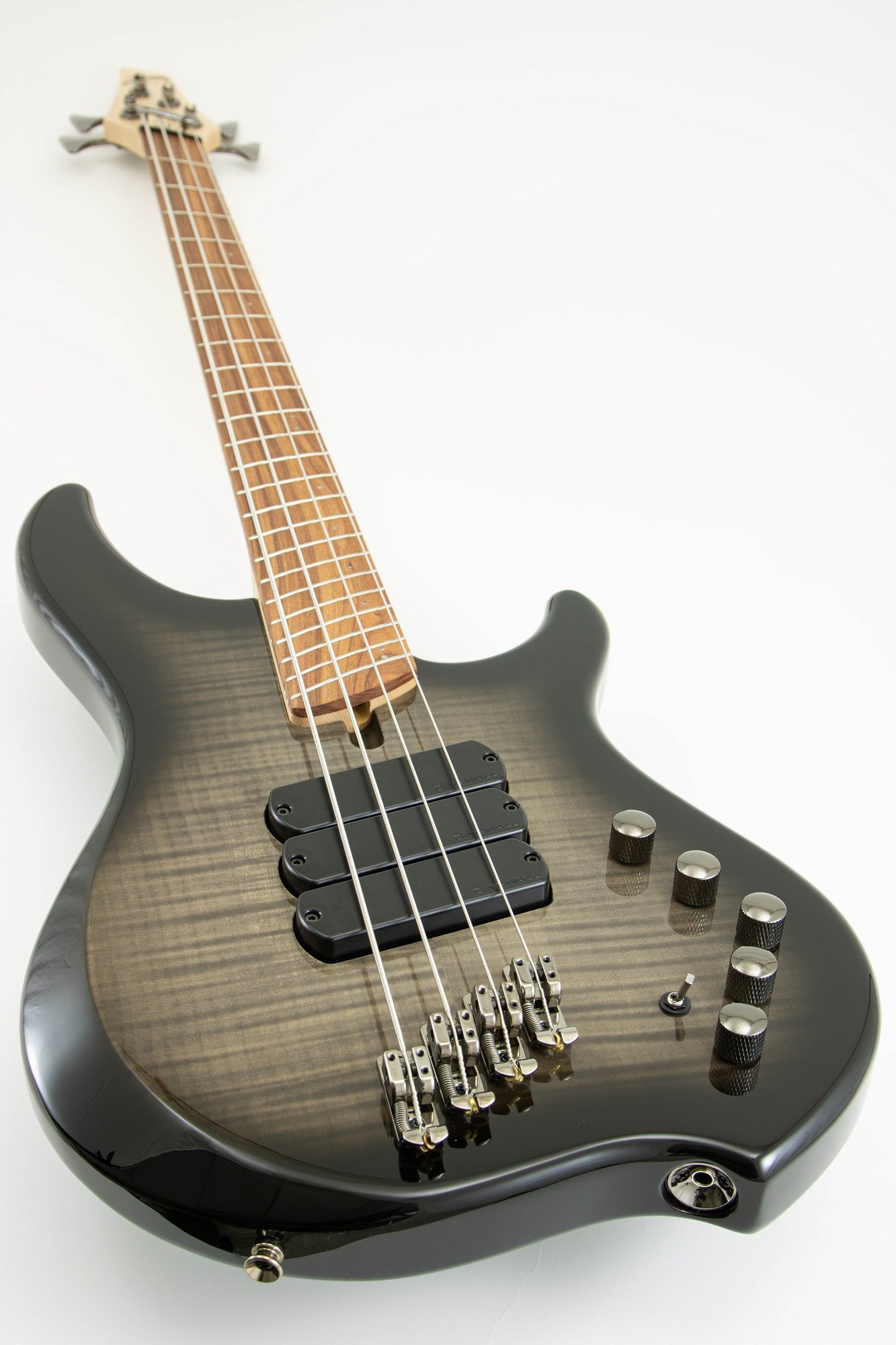Combustion Flamed, 4-string Bass, 3 PU, Pau Ferro, Black Burst
