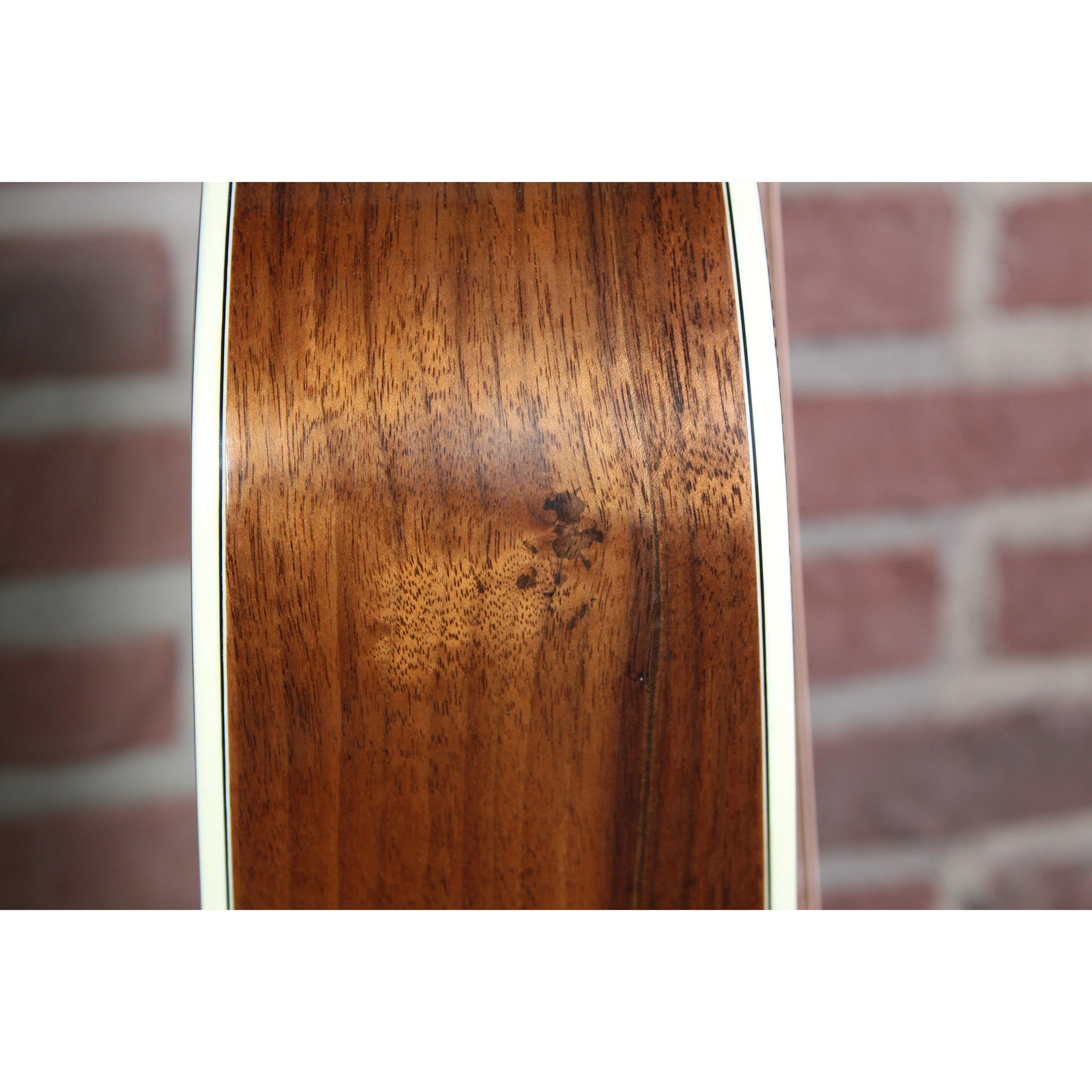 E22OOSS/V-SB OO-Style Antique Classic Varnish