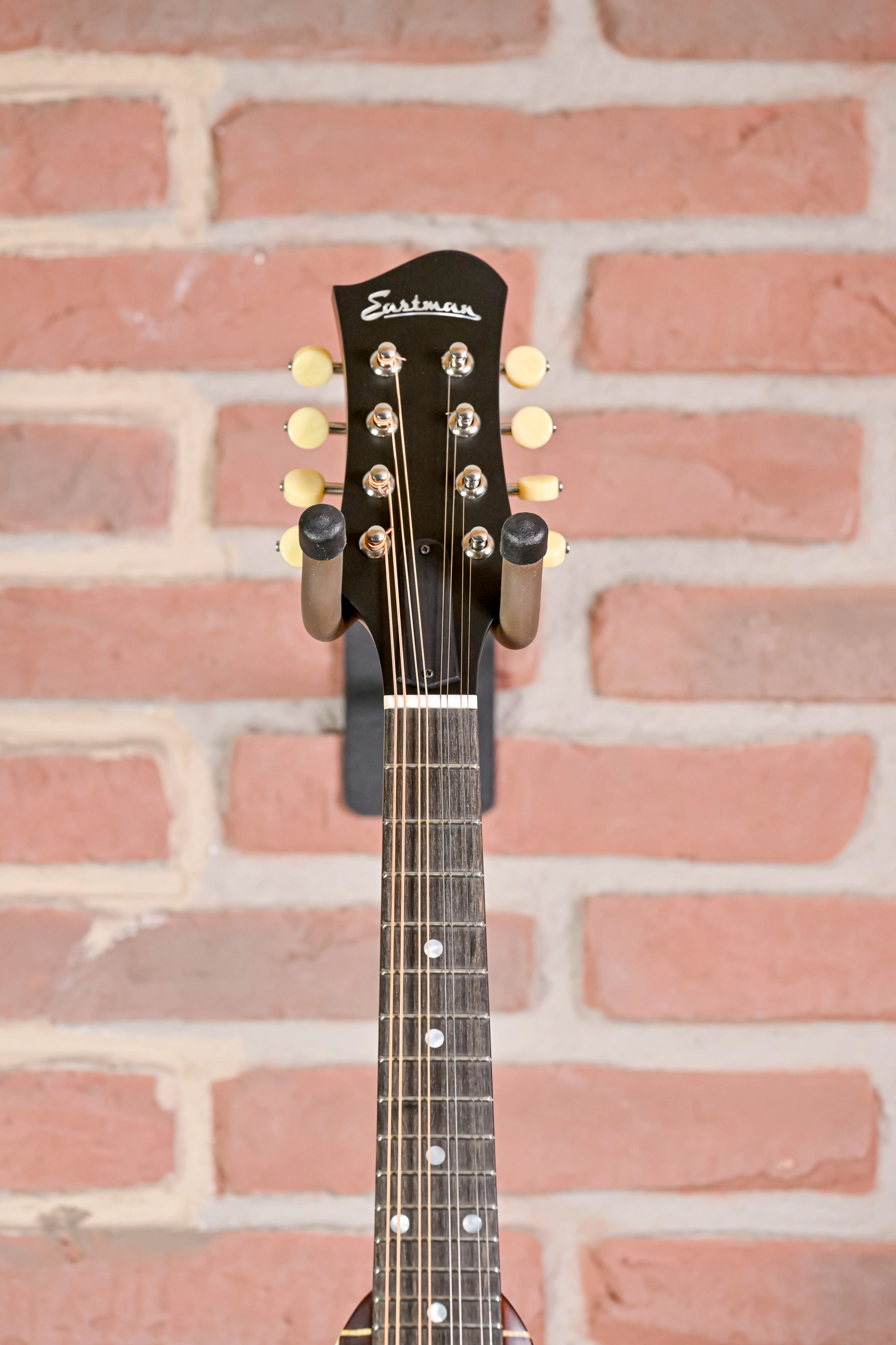 Eastman MD305 Adirondack mit D’Addario Saiten