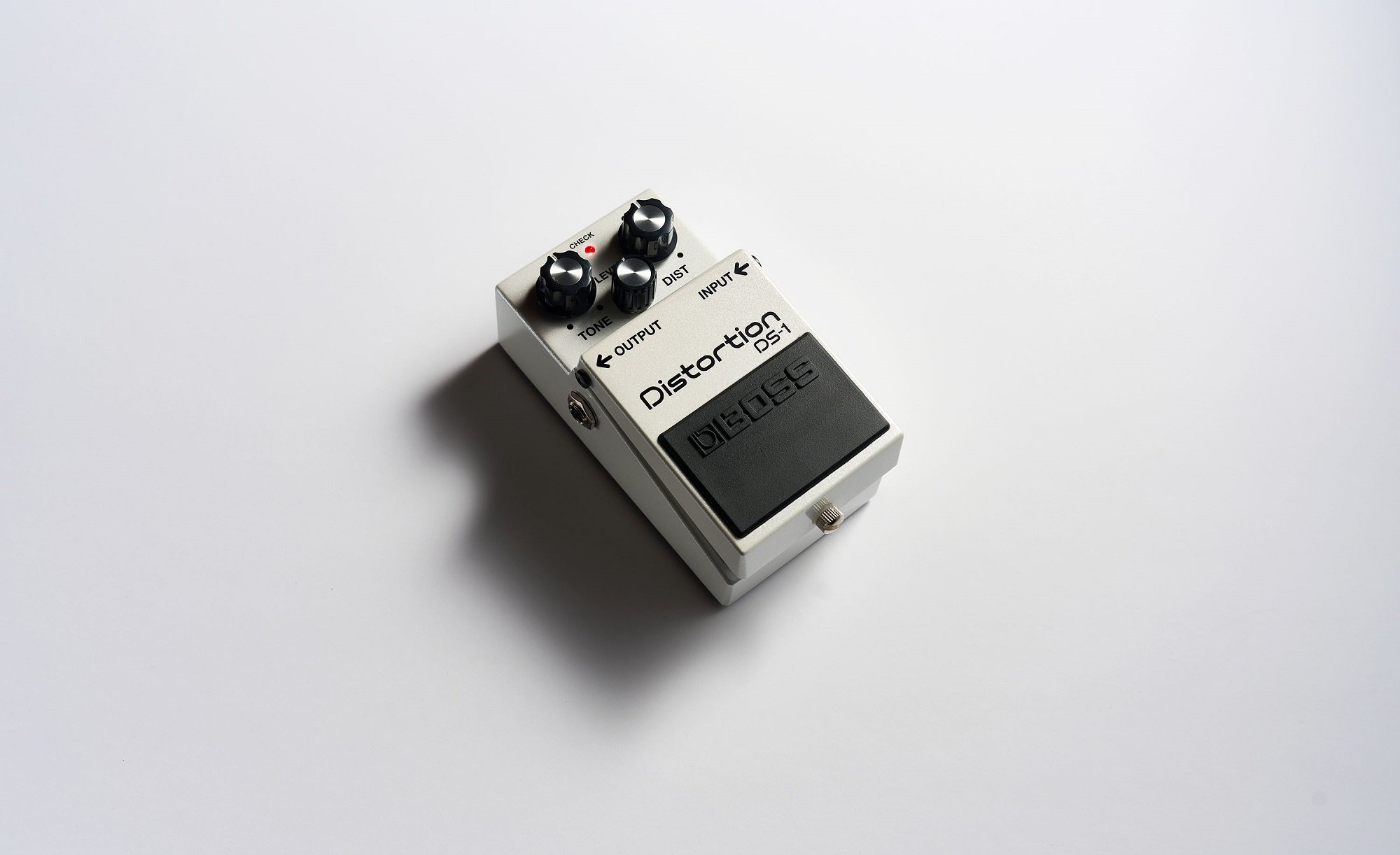 DS-1 White Limited Edition