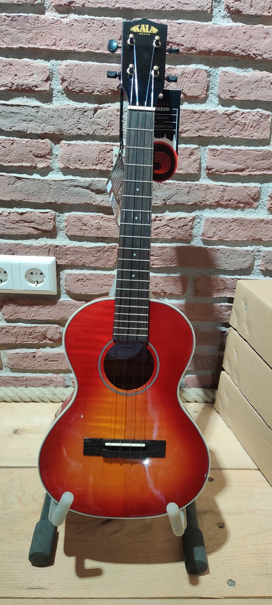 KA-FMCB-T - Gloss Flame Maple Cherry Burst Tenor Ukulele "B-Stock"