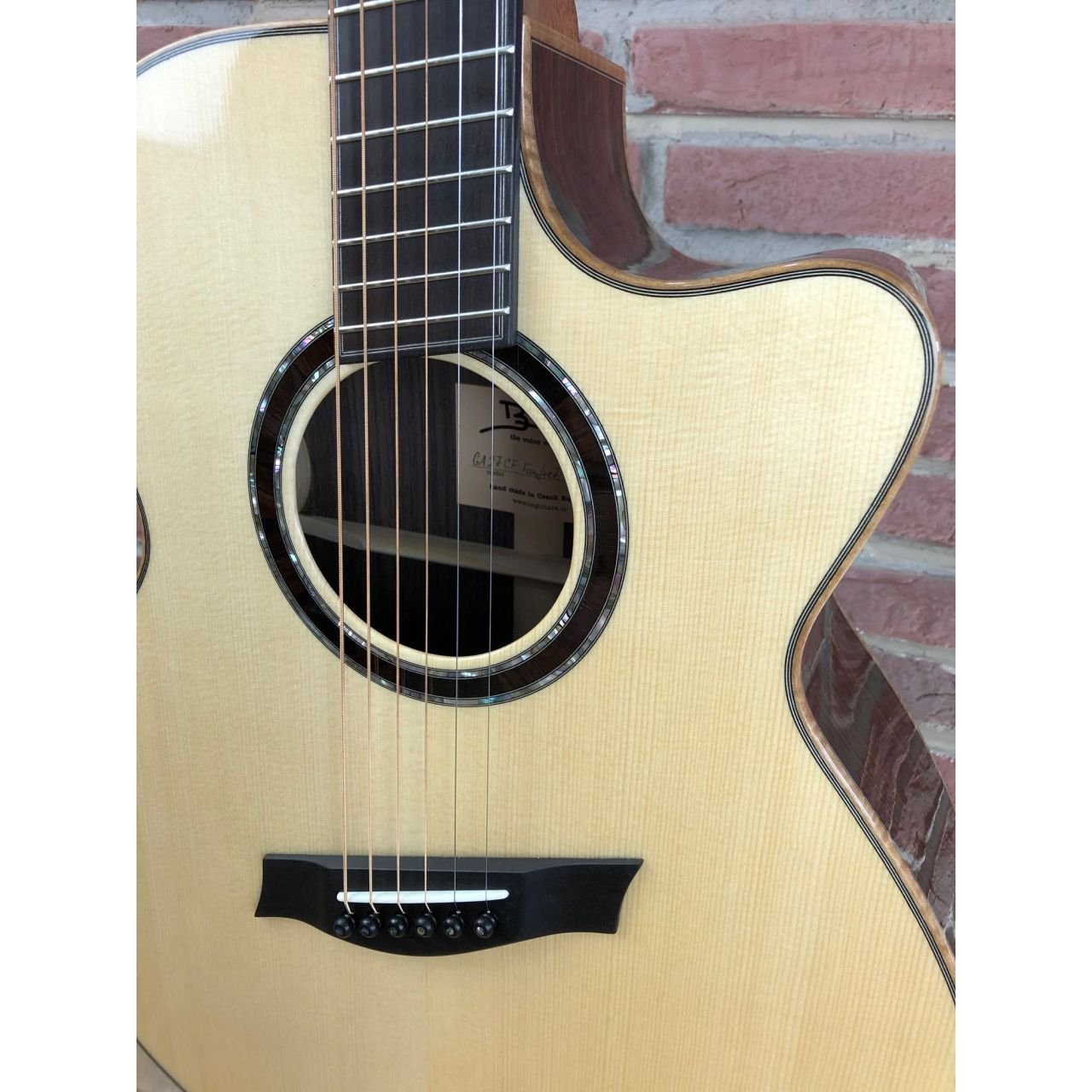GA 27 CF Fanfret - Westerngitarre 