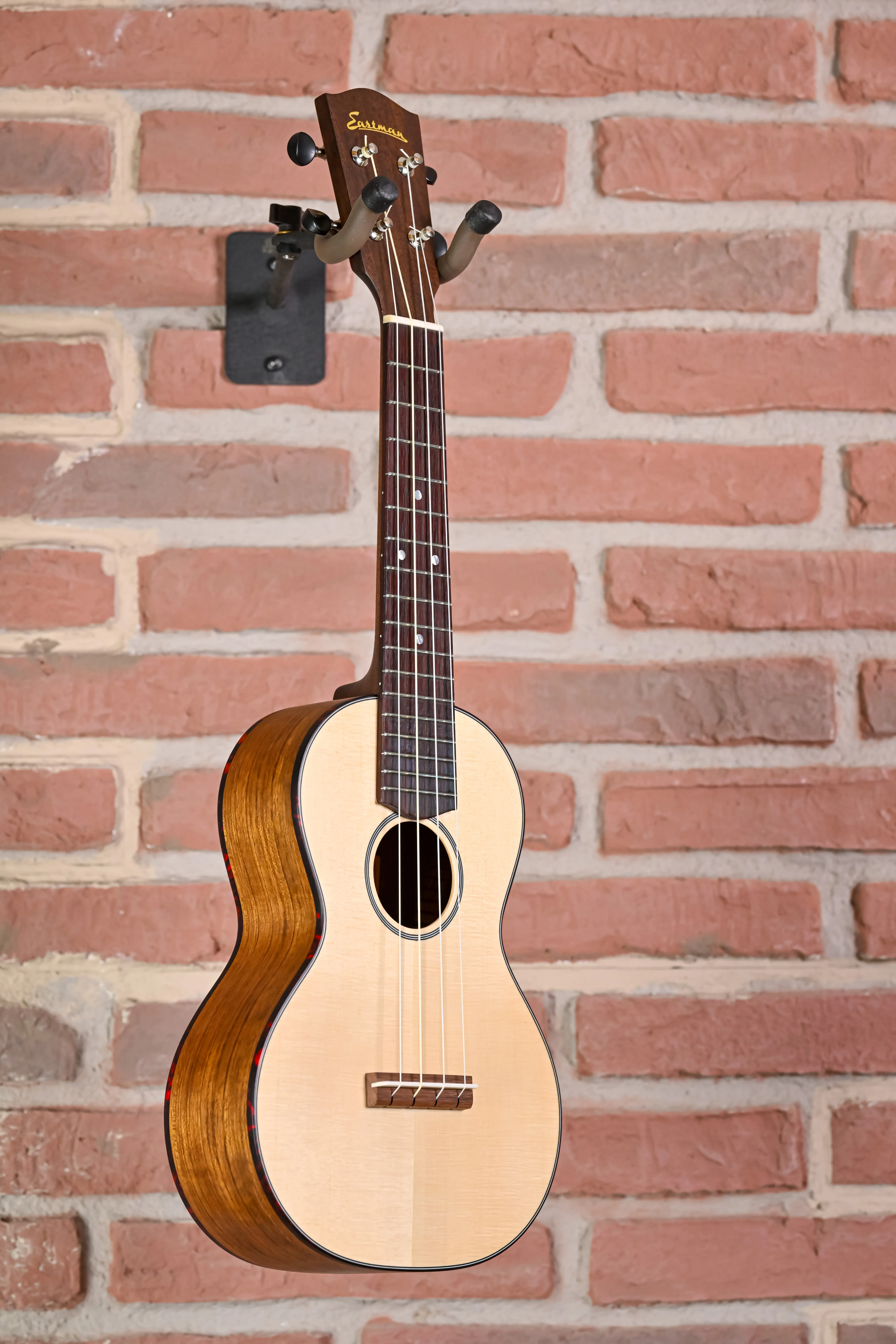 EU2-C Concert Ukulele Solid Spruce Ovangkol
