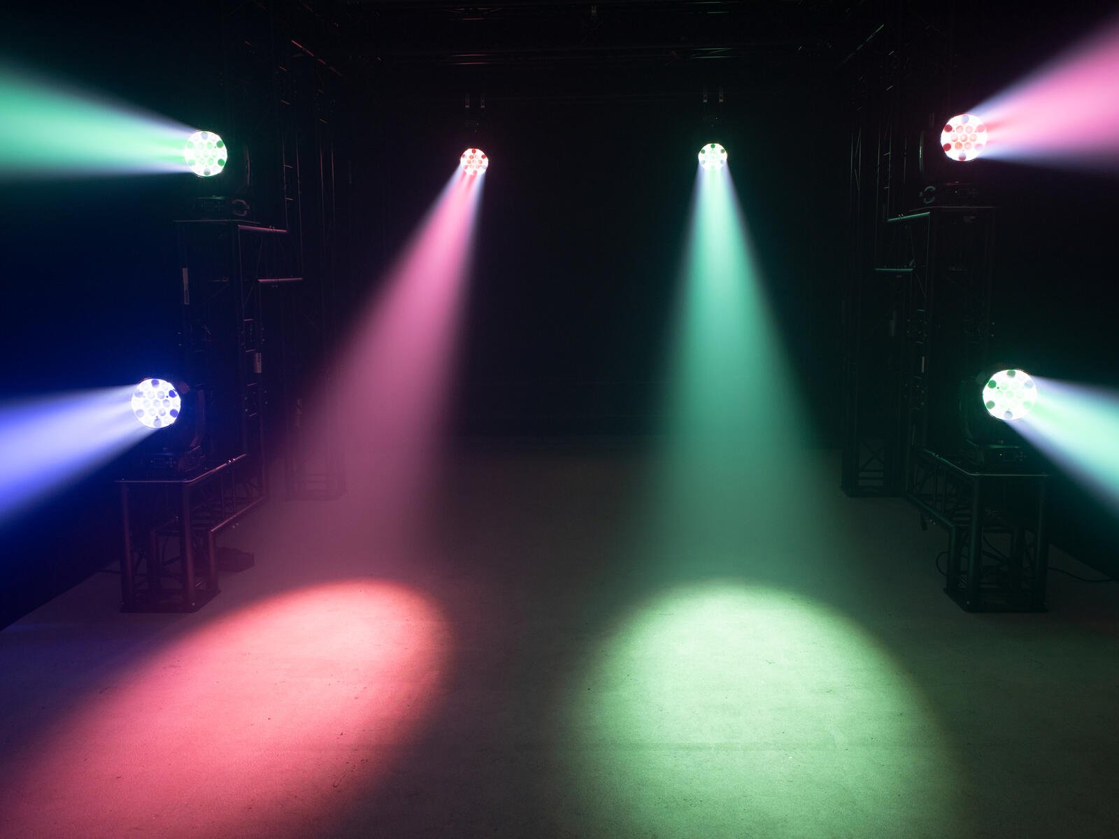 LED TMH-X4 Moving-Head Wash Zoom 