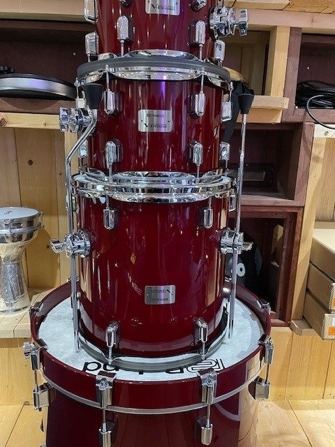 ROLAND Acoustic Design V-Drums VAD 706 - Cherry Finish  Perspektivische Ansicht