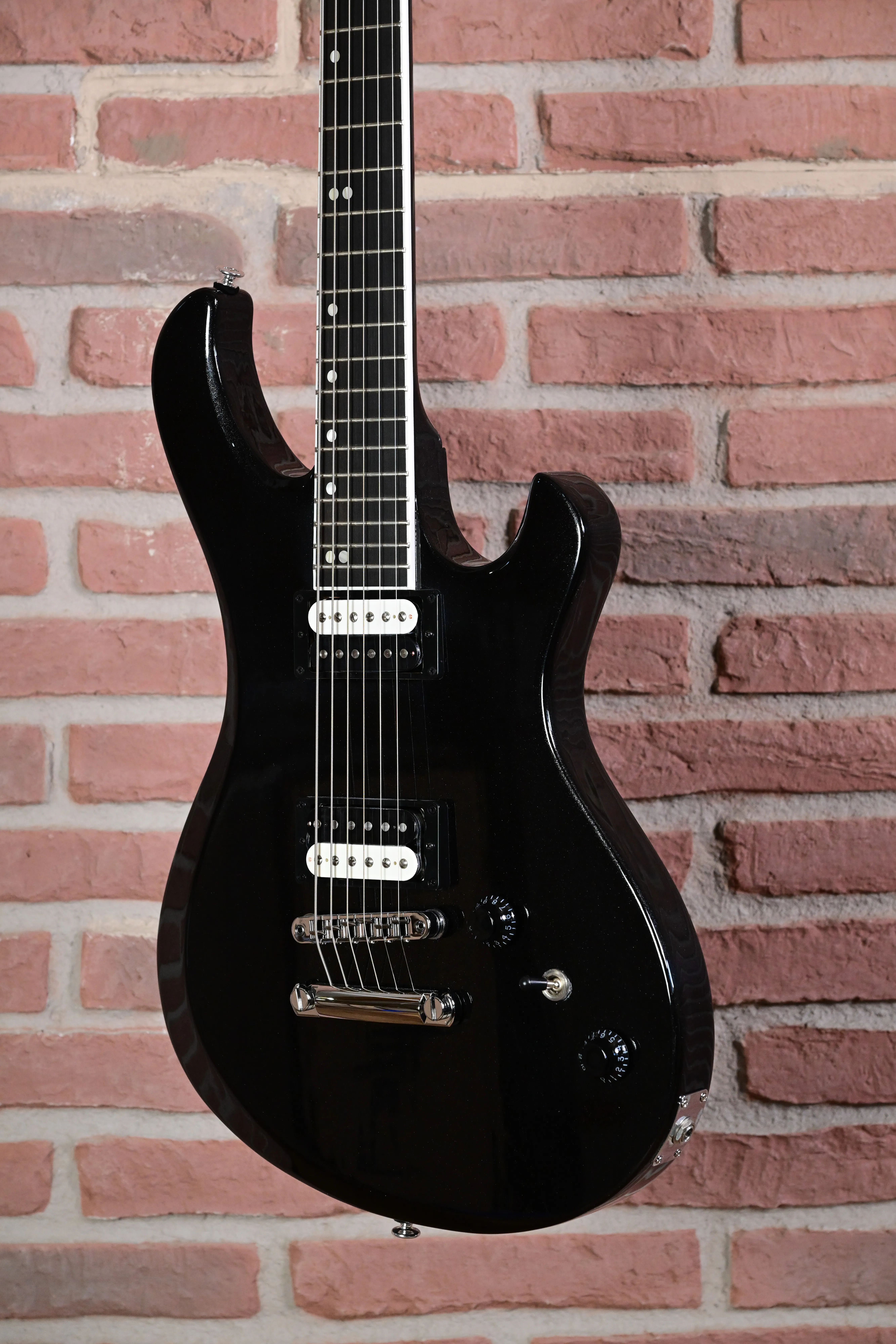 Victory Baritone Graphite Metallic E-Gitarre