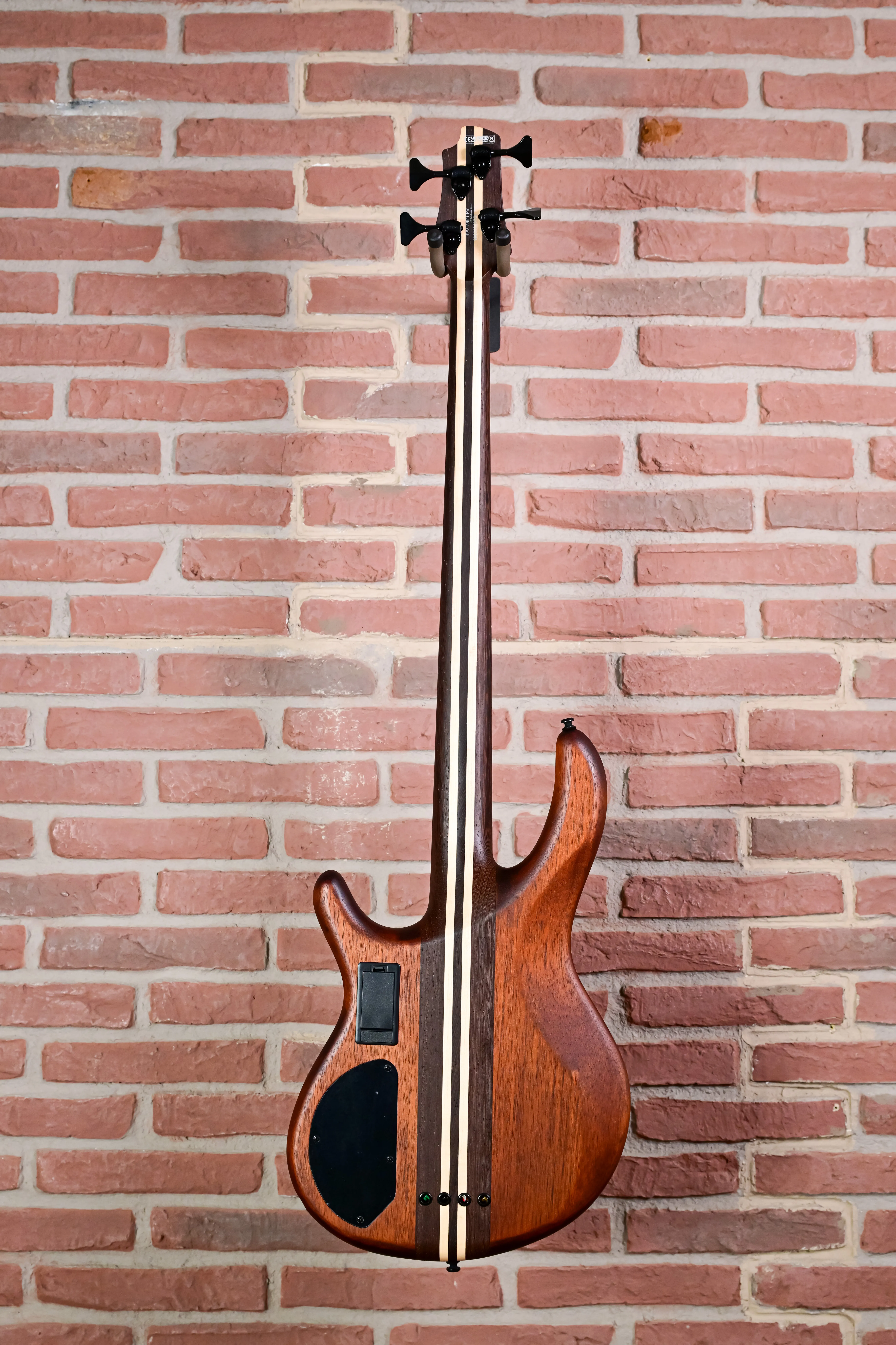 A4 Ultra Ash Bass Etched Natural Black