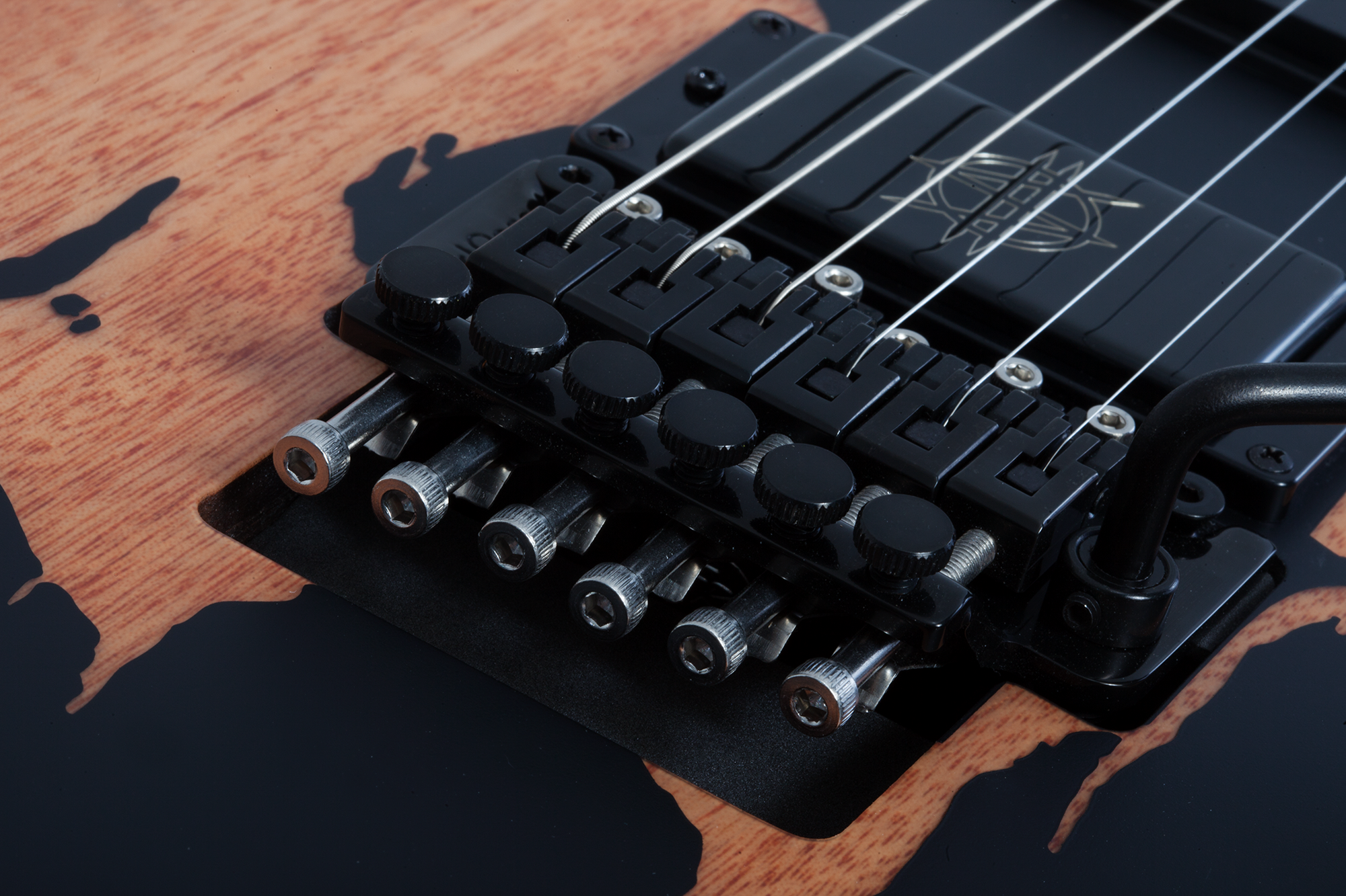 Synyster Gates Custom-S Distressed Satin Black  E-Gitarre