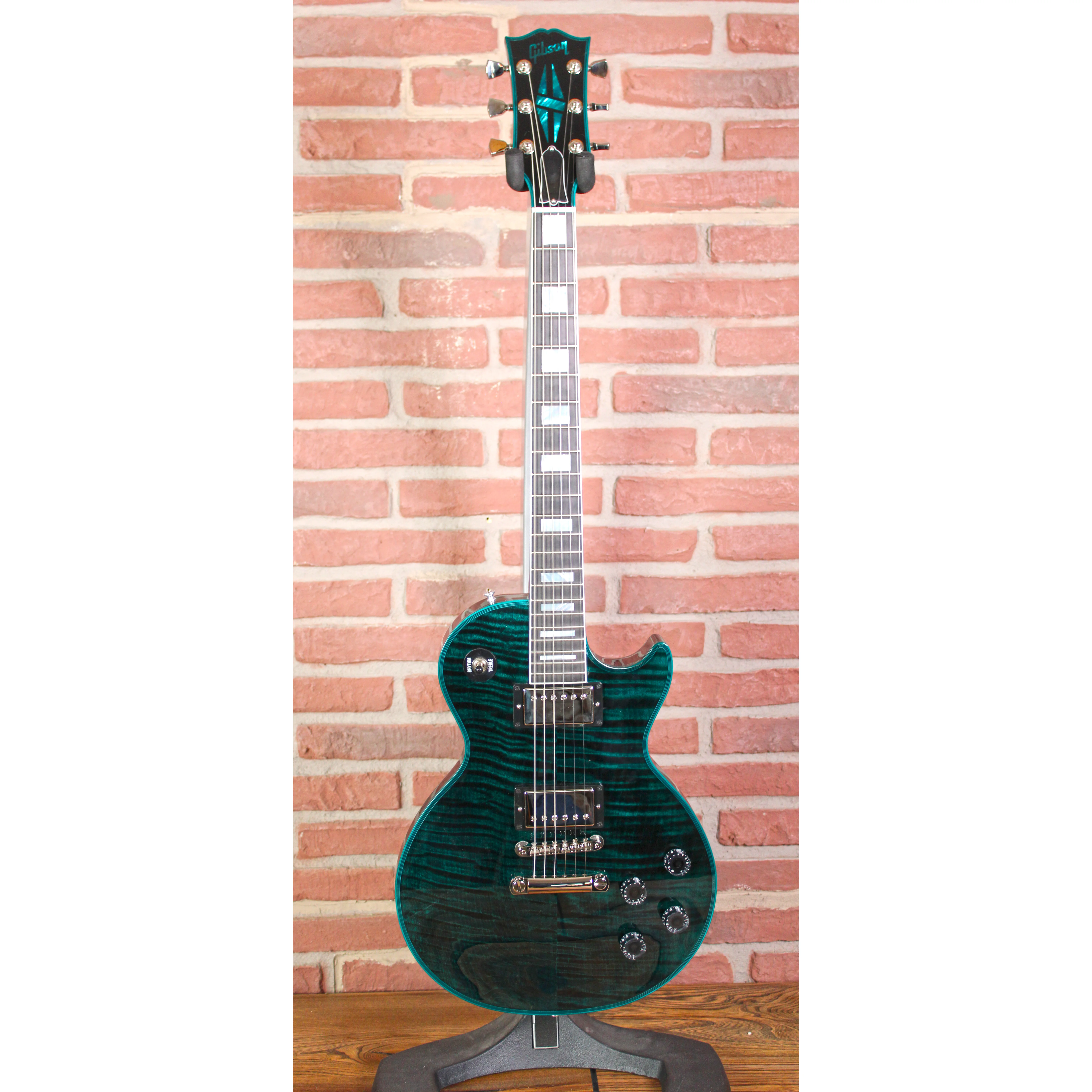 Gibson Les Paul Custom Axcess Peacock Widow Vorderansicht