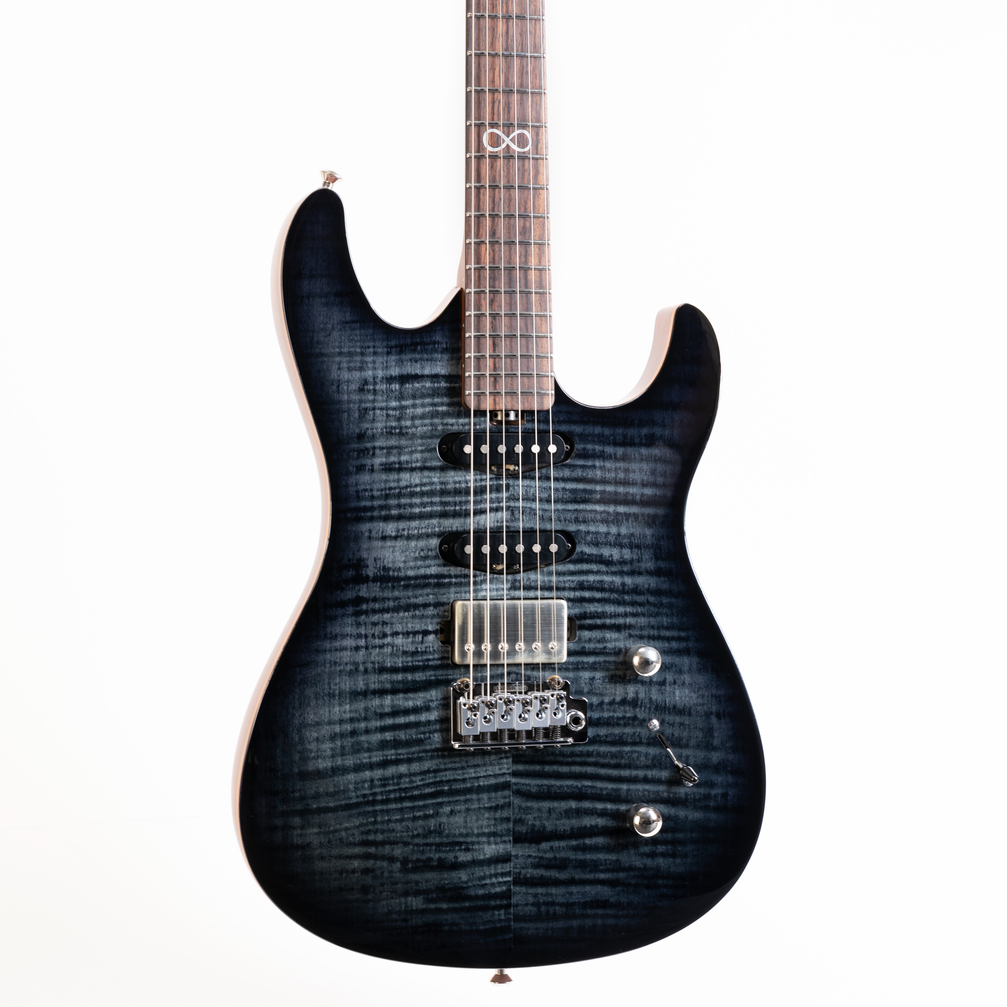 E-Gitarre, Massivkorpus, Dunkelblau, Flamed-Maple-Decke, Humbucker-Pickup