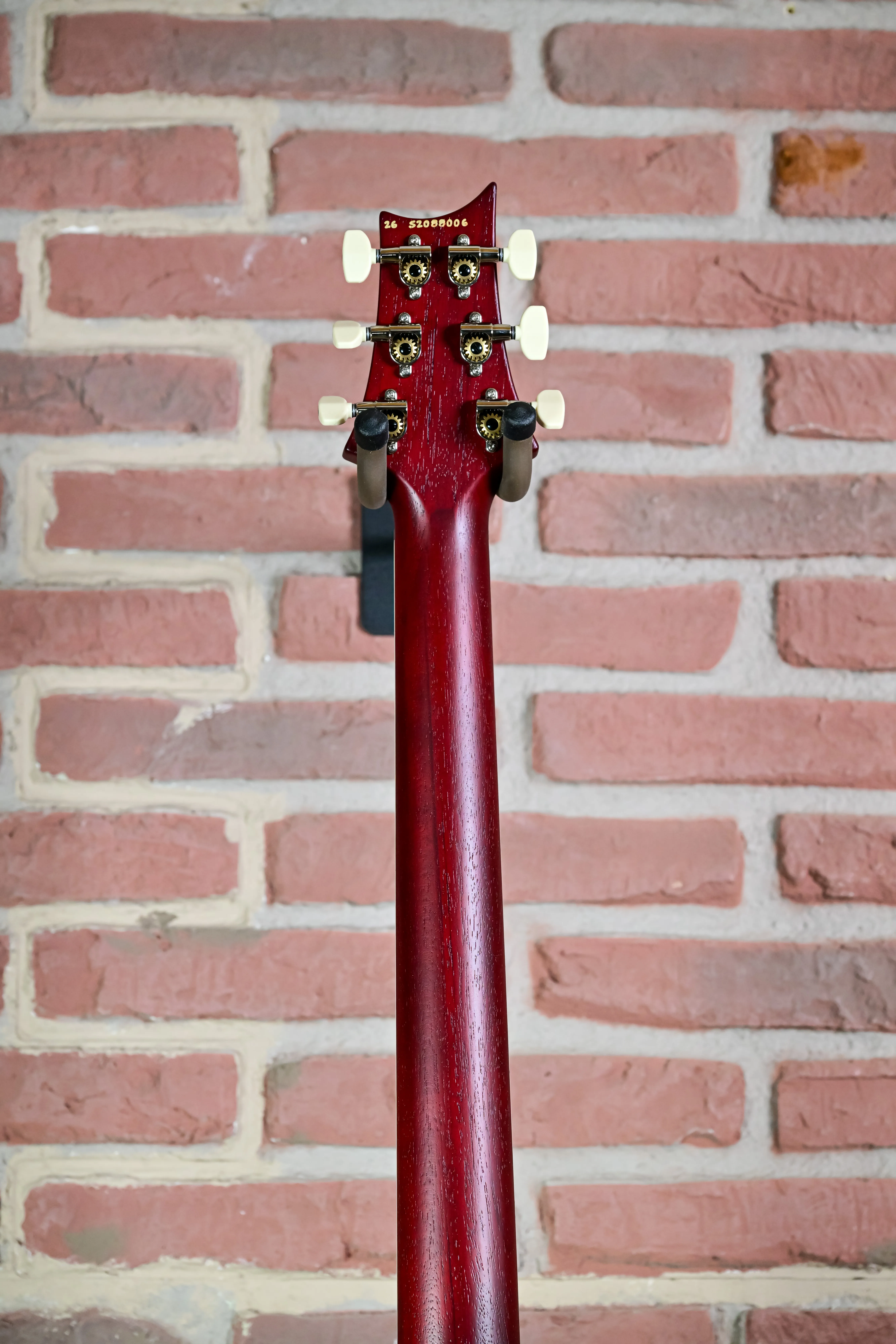 S2 Mira 594 Satin Dark Cherry Sunburst