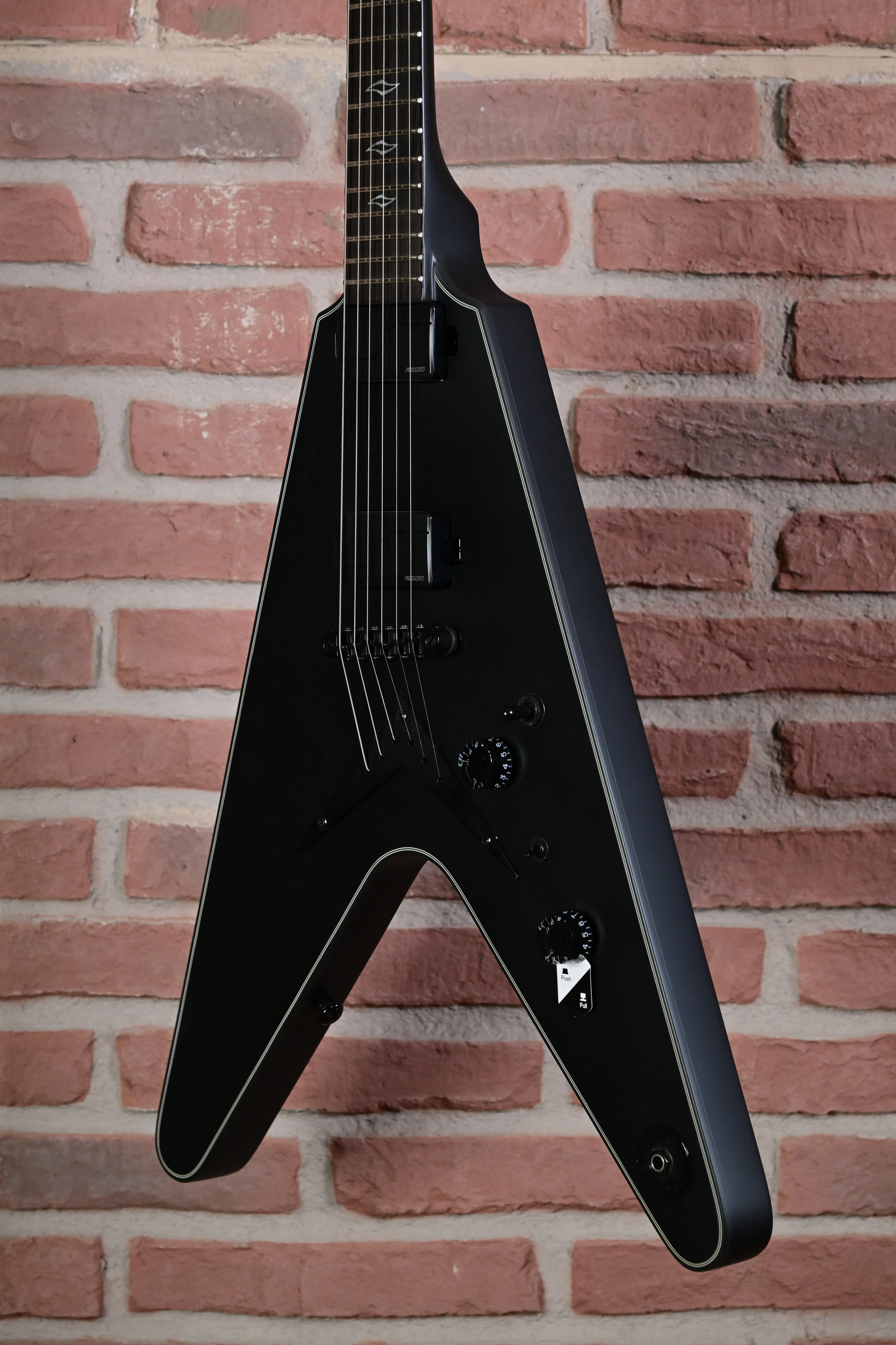 V Select Fishman Fluence Black Satin