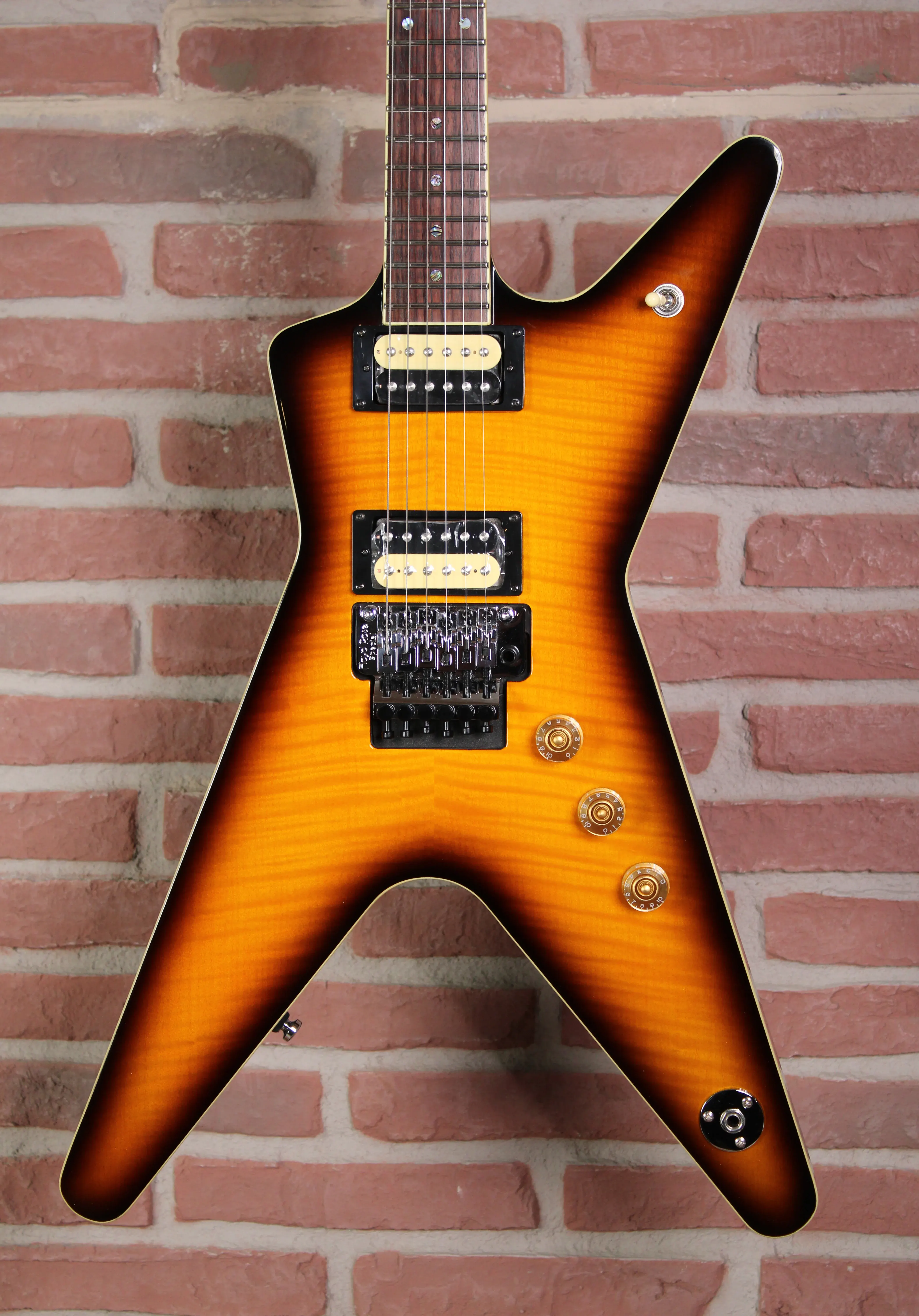 Dean Guitars ML 79 Floyd Flame Top -Vorderseite des Gitarrenkorpus