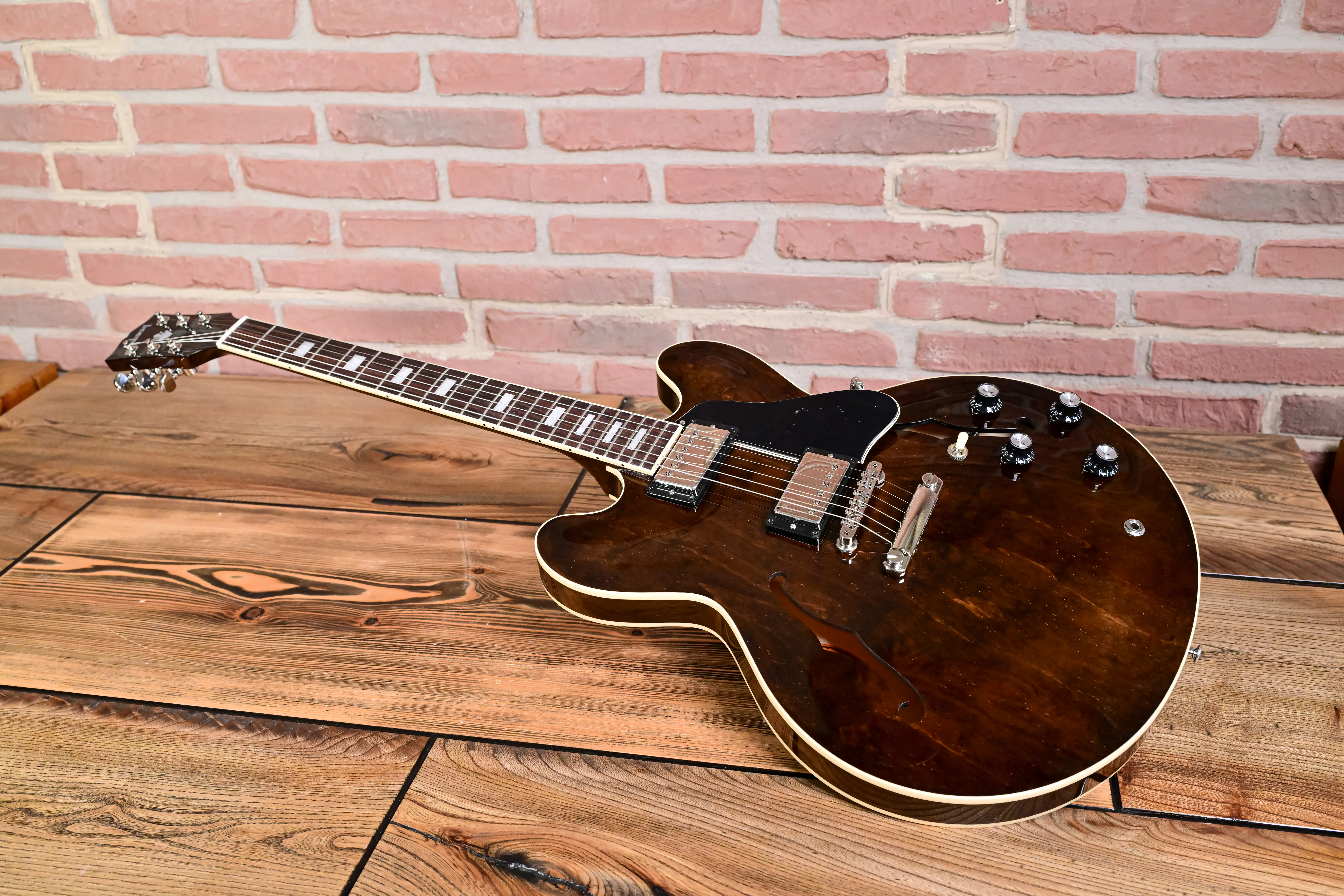 ES-335 60s Dark Walnut Semi-Hollowbody Gitarre